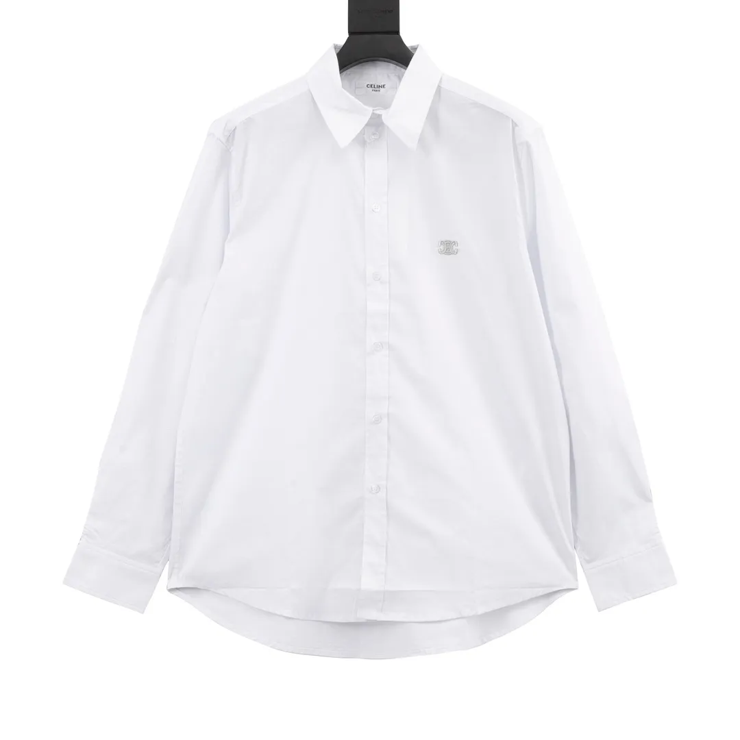 🅿️380 local pick-up CELINE/Celine poplin long-sleeved shirt with embroidery on the chest. A boutique work of business and leisure, 23 simultaneous counter casual shirts, the same style as celebrities! A typical representative of luxury consumer goods, full of high-end feel and long historical charm. It always captures people's hearts with its unique French style design! This shirt is made of imported cotton poplin. The fabric is fine and smooth, soft and breathable. The upper body is very comfortable. The French letter embroidery signature embellishment on the collar is both luxurious and shows a different style, giving a distinctive sense of luxury. It is very eye-catching when worn alone, and wearing a suit jacket can not block its luxurious atmosphere. With smooth and three-dimensional cutting technology, the upper body is tall and capable. SIZE：XS-L