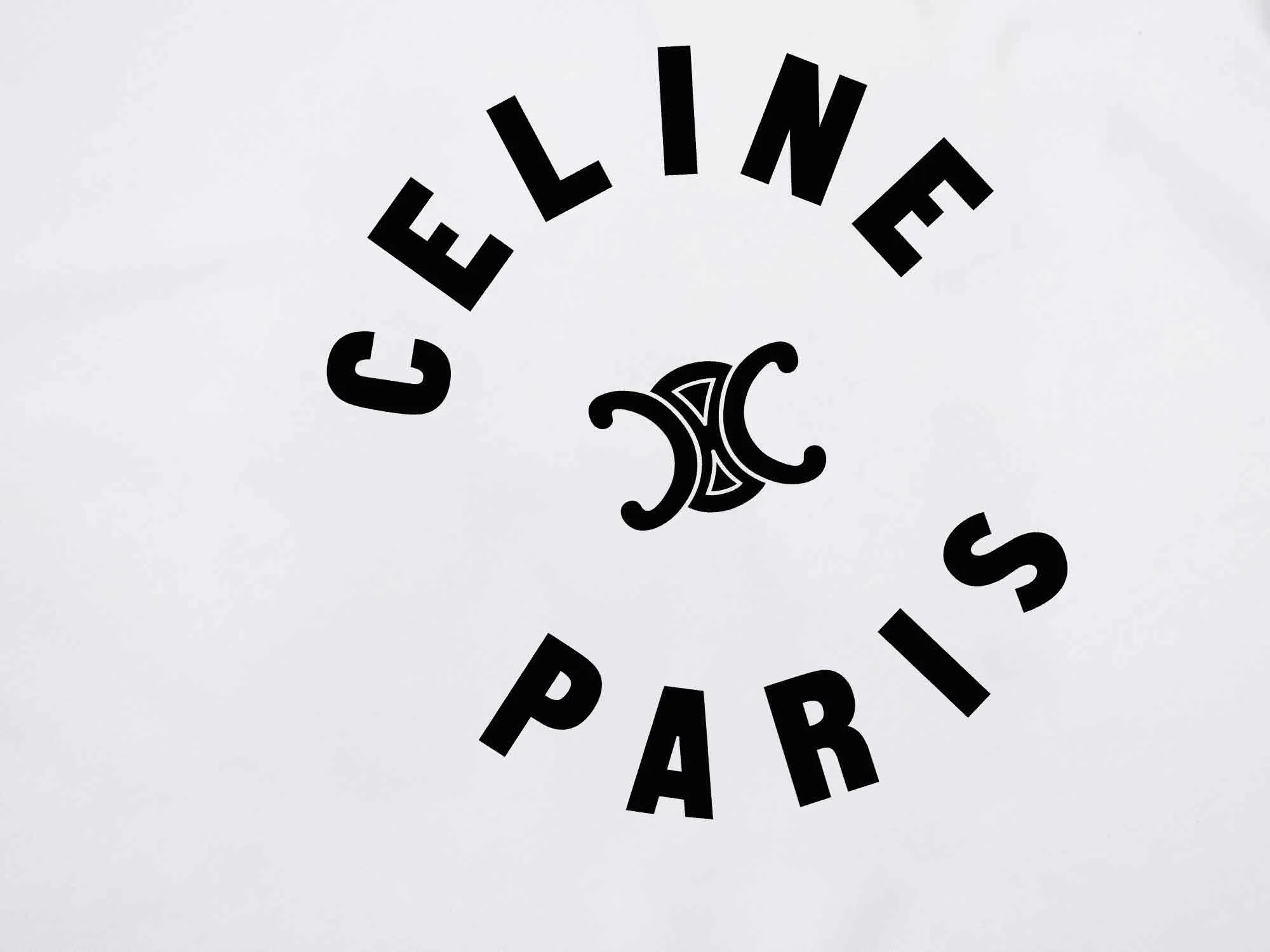 🅿️170 Celin* Celine printed letters‼ ️Short-sleeved T-shirt® *Customized 280g cotton fabric, the fabric is soft, skin-friendly and comfortable *Laminated letter logo on the front *A very simple and elegant one that is unparalleled in terms of upper body comfort, interpreting your luxury and taste, and creating your fashionable charm. ⚠️Washing method: It is recommended to dry clean or wrap the reverse side in a laundry bag and machine wash it quickly in cold water and let it dry naturally! ⚠️ Unisex style 𝐂𝐎𝐋𝐎𝐔𝐑: White Black 𝐒𝐈𝐙𝐄: S-XL