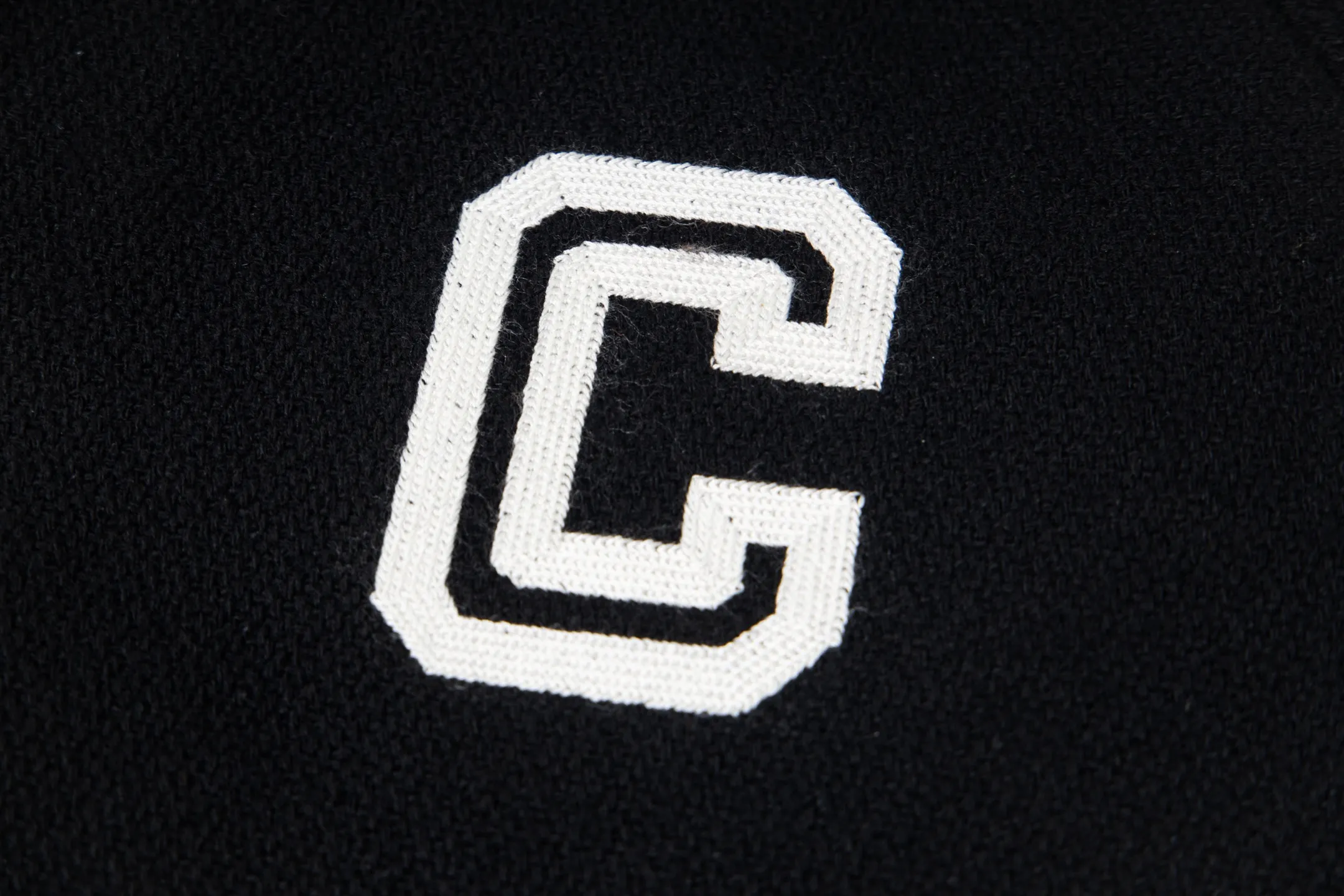 🅿️490 Celine Celine's new autumn and winter casual jacket with letter embroidery. This jacket is made of wool blended fabrics. It has an embroidered letter patch on the front of the jacket, a brand logo letter on the back, an engraved letter snap closure, a threaded neckline, hem cuffs, and a casual and versatile style. Same style for men and women! Size: XS-L