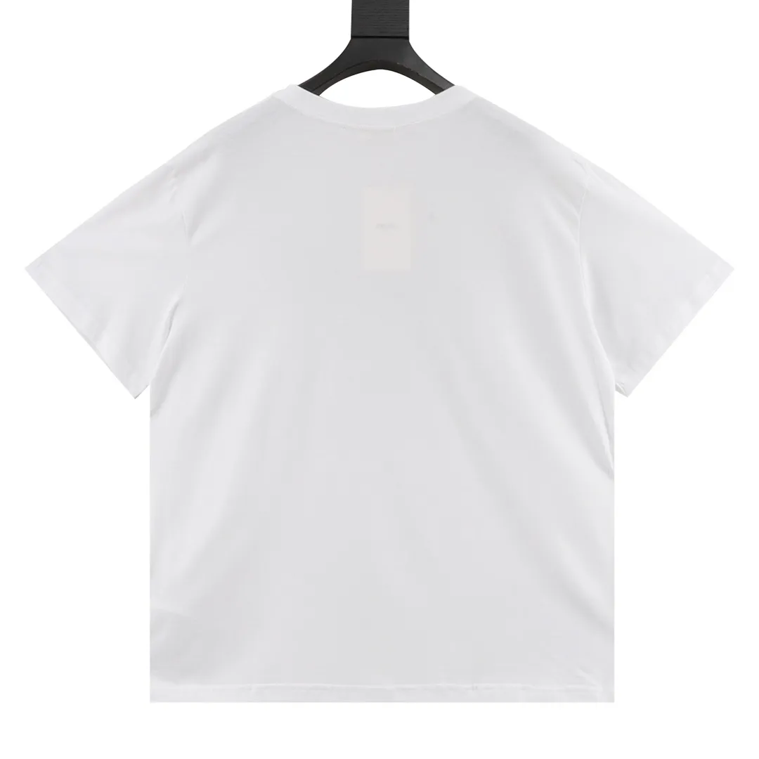 🅿️210 CELINE/Celine classic letter print basic short-sleeved T-shirt CE short-sleeved T-shirt with refreshing and clean temperament Summer T-shirt season is here, are you ready? ! Made of selected thick plain woven cotton, the texture of the fabric is porcelain and very elegant. The high-weight cotton is very breathable and moisture-wicking. The loose T-shirt is cut in a loose fit, which is looser than ordinary casual T-shirts. OVERSIZE's street style. The upper body is like a fashion girl, a trendy BOY. The CE letter logo on the chest embellishes the overall sense of luxury. The matte frosted foam craftsmanship is very classy. Customized cross rib collar, the collar will not deform after a lifetime of wear! , the simple style is easy to wear and versatile. The temperament is refreshing and clean, very tender; elegant and fashionable! No matter how you match it with your upper body, it is always a very elegant style! size：S-L