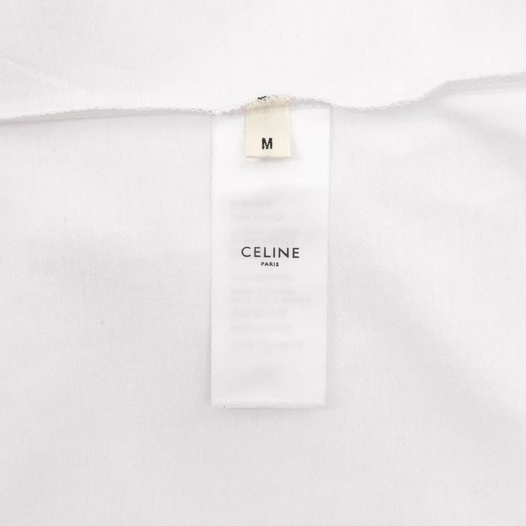 🅿️210 CELINE/Celine classic letter print basic short-sleeved T-shirt CE short-sleeved T-shirt with refreshing and clean temperament Summer T-shirt season is here, are you ready? ! Made of selected thick plain woven cotton, the texture of the fabric is porcelain and very elegant. The high-weight cotton is very breathable and moisture-wicking. The loose T-shirt is cut in a loose fit, which is looser than ordinary casual T-shirts. OVERSIZE's street style. The upper body is like a fashion girl, a trendy BOY. The CE letter logo on the chest embellishes the overall sense of luxury. The matte frosted foam craftsmanship is very classy. Customized cross rib collar, the collar will not deform after a lifetime of wear! , the simple style is easy to wear and versatile. The temperament is refreshing and clean, very tender; elegant and fashionable! No matter how you match it with your upper body, it is always a very elegant style! size：S-L