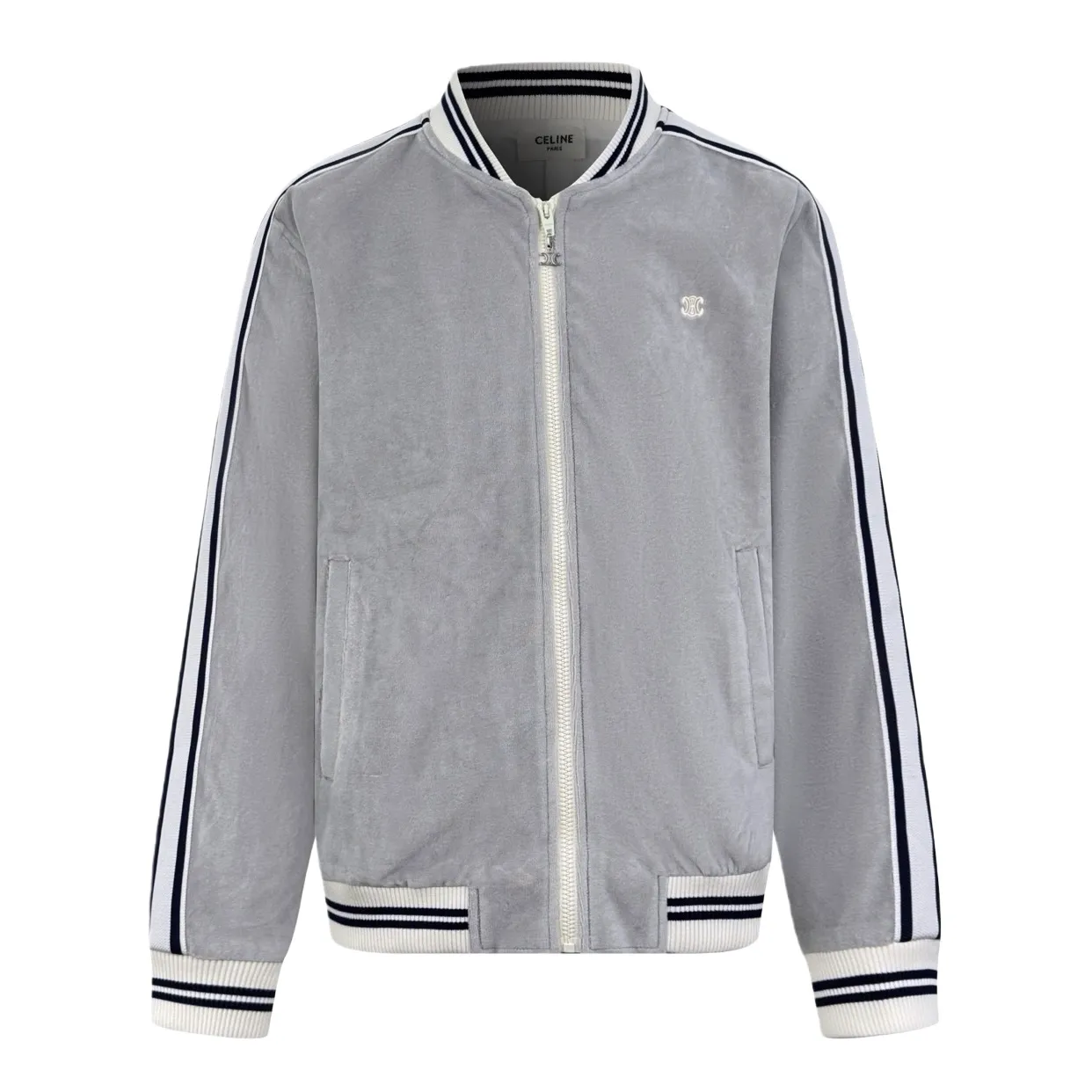 🅿️530 [Exclusive supply] Celine Arc de Triomphe embroidered suede jacket. The original purchase was RMB 14,000. The fabric is made of customized cloud-soft twin velvet matte cotton sateen. It has a soft and waxy touch and is as close to the skin as a cloud. It is based on taupe blue. The iconic CELINE Arc de Triomphe embroidery wakes up on the gray mist suede. It is fully recognizable. The contrasting ribbons are like shooting stars across the shoulders and arms. The metal zipper glows with cold light. The visual impact between movement and static. The stand-up collar is cut with neat lines. It is both strong and soft. It is a style item when taken apart. It is an atmospheric aesthetic when worn together. The suit is worry-free to wear, using imported machine embroidery technology. It uses advanced computer control systems and precise mechanical components to realize the Arc de Triomphe embroidery operation with high precision. The lines are smooth and delicate, and the fabrics have been washed. It has a better hand feel and texture. It is not easy to deform, not easy to shrink, not easy to fade, and maintains long-term beauty. Size:S-M-L-XL