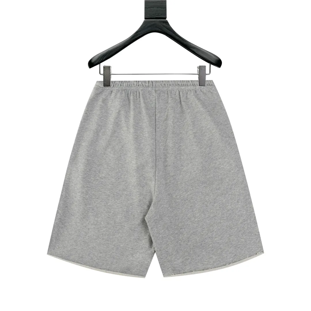 🅿️200 Celine 25SS counters are selling new printed shorts. Custom-woven and dyed 400g fabric. Logo-printed shorts. Versatile and low-key. Tight and three-dimensional. Customized logo hardware. Very detailed. Yb YB is available in two colors at the same time. Same style for men and women. Size: XS-L