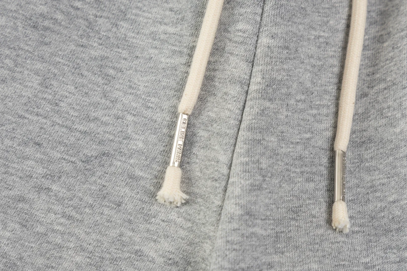 🅿️200 Celine 25SS counters are selling new printed shorts. Custom-woven and dyed 400g fabric. Logo-printed shorts. Versatile and low-key. Tight and three-dimensional. Customized logo hardware. Very detailed. Yb YB is available in two colors at the same time. Same style for men and women. Size: XS-L