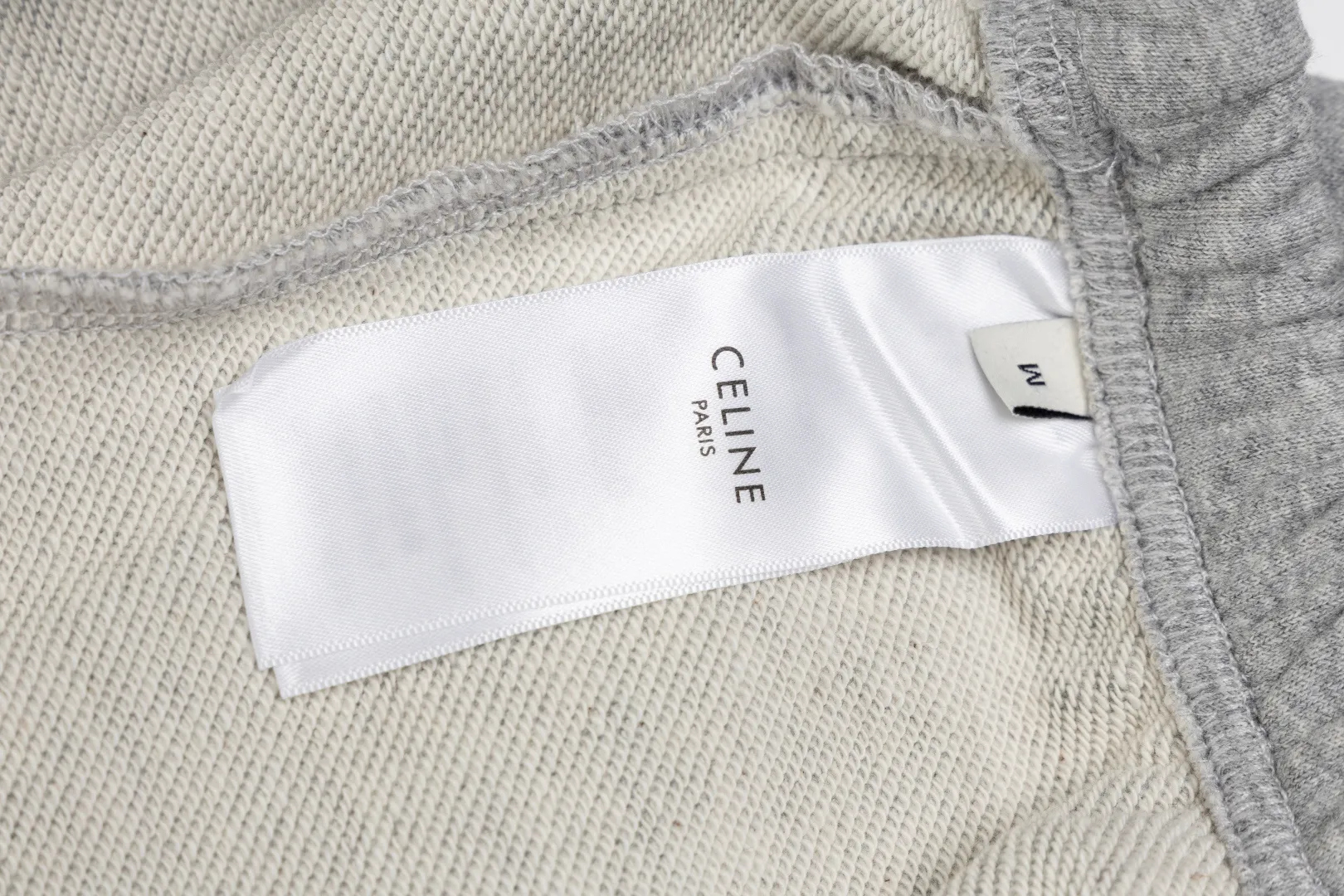 🅿️200 Celine 25SS counters are selling new printed shorts. Custom-woven and dyed 400g fabric. Logo-printed shorts. Versatile and low-key. Tight and three-dimensional. Customized logo hardware. Very detailed. Yb YB is available in two colors at the same time. Same style for men and women. Size: XS-L