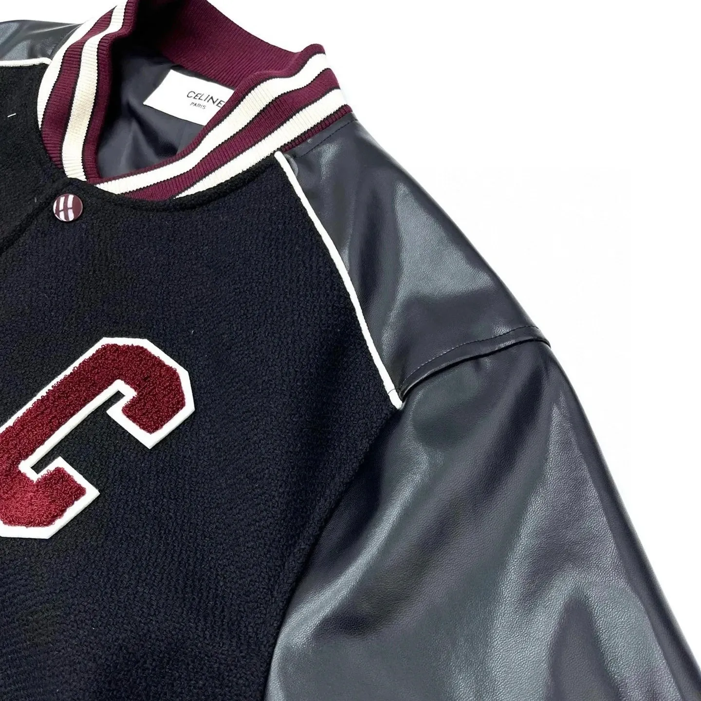 🅿️530 Celin* Celin's new autumn and winter black and red baseball jacket. Knitted textured fabric, bright leather sleeve design, knitted ribbing at the hem of the sleeves, slim fit and easy to wear. Same style for men and women. Size: XS-L