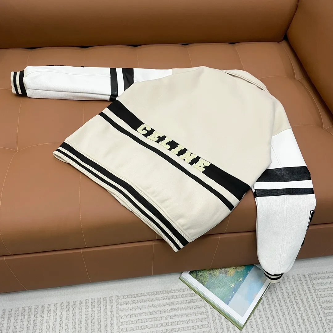 🅿️440 Celine➡️Celine runway style baseball jacket. I ordered the original model and took a month to finally ship it. I love it so much. The upper body is really cool. A Douyin blogger said that this year's new jacket will become a future trend. If you look through street photos, you will find that celebrities regard it as a collectible jacket, a must-have item for men and women who want light luxury for commuting. Developing the highest version on the entire network, it took 1 month to customize and the cost was extremely high. The German imported flat-machine made custom-woven wool jacquard threads, using the first layer of imported lambskin. The pleated texture is unparalleled. It is hand-cut and meticulously crafted. The stitching position is very technical. Whether the whole garment is good or not depends on this position. Top-notch workmanship and details can stand the test. A full set of customized accessories, the letters are clear and perfectly restored without any difference. High-end atmosphere and full grade! The entire dress is exclusively customized with heavy craftsmanship. The towel patch embroidery is perfectly combined with craft embroidery and precise stitching! Absolute craftsmanship quality! Size: M L XL XXL