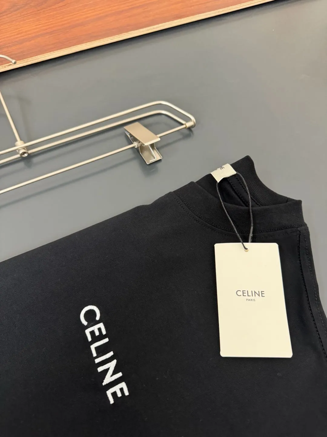 🅿️170 CELINE* Celine* 280g heavyweight pure cotton T-shirt with loose fit, embroidery process logo design, spring and summer new round neck fashionable short-sleeved T-shirt, comfortable against the skin, durable and easy to wear, meticulous original craftsmanship, a must-have for casual and versatile colors: white, black, size: S M L XL XXL