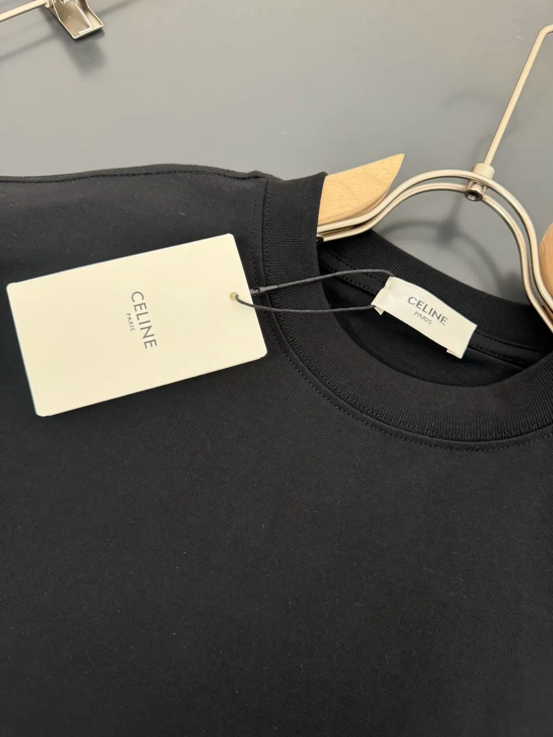 🅿️170 CELINE* Celine* 280g heavyweight pure cotton T-shirt with loose fit, embroidery process logo design, spring and summer new round neck fashionable short-sleeved T-shirt, comfortable against the skin, durable and easy to wear, meticulous original craftsmanship, a must-have for casual and versatile colors: white, black, size: S M L XL XXL