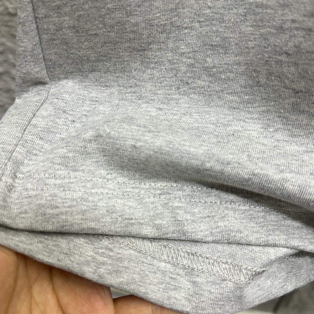 🅿️180 Celi* Celine 2025 Spring and Summer Style Simple letter small embroidery personalized logo Customized double yarn plain cotton fabric Short-sleeved T-shirt Uniform for men and women Color: Black White Angora Red Floral Gray Size: S (90-130 catties) M (120-150 catties) L (140-165 catties) XL (160-180 catties) XXL (180-210 pounds)