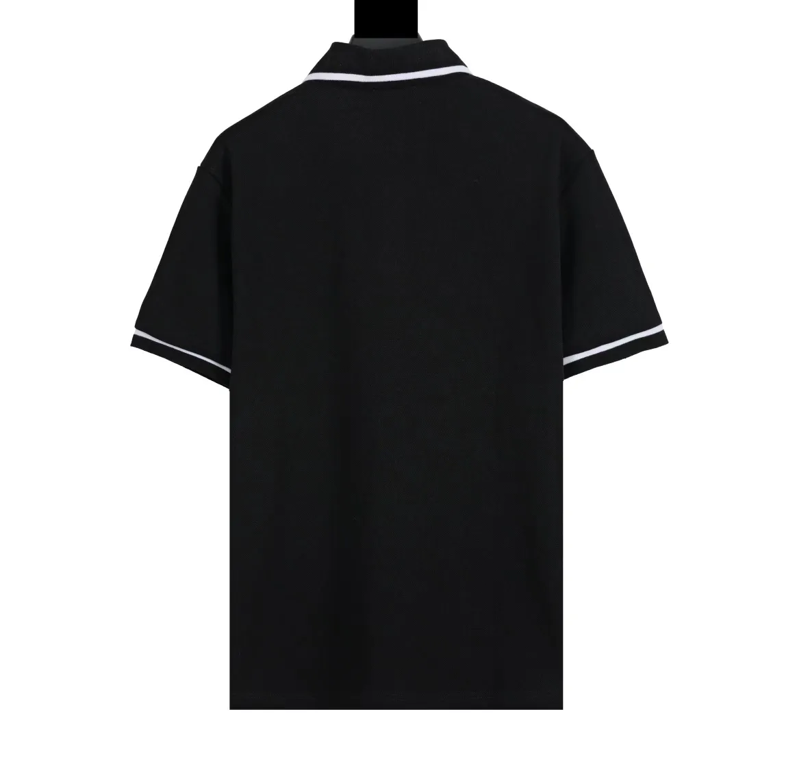 🅿️210 CE new style embroidered letter polo short sleeves Spring and summer new high-quality mesh piqué cotton basic lapel short Tee, classic brand Logo fashionable casual short-sleeved Polo shirt for men and women! The trading company channel is available, and it is sold simultaneously on the official website! It can best show professional style and jointly perform high-end fashion! The must-have Polo item in the summer wardrobe can find a balance between T-shirts and shirts, and can also show everyone's hard work and streamlined appearance! The fabrics are selected from custom-made and dyed piqué mesh cotton, which is breathable to wear. It is comfortable and not stuffy! It retains the minimalist style design, with striped contrasting lapel and sleeve details, as well as a simple small logo on the chest, which is three-dimensional and full. The fineness of the embroidery can be felt by looking at the embroidery stitches. It is low-key and classy, and is very suitable for professional wear! The slightly loose tailoring prevents the body from being too dry and tight when worn. It can be better integrated into daily casual wear, becoming a versatile style that can be used for business casual! Size: XS S M L
