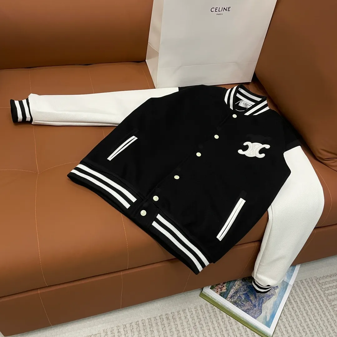 🅿️410 Celine➡️Celine runway style baseball jacket. I ordered the original model and took a month to finally ship it. I love it so much. The upper body is really handsome. A Douyin blogger said that this year's new jacket will become a future trend. If you look through street photos, you will find that celebrities regard it as a collectible jacket, a must-have item for men and women who want light luxury for commuting. Developing the highest version on the entire network, it took 1 month to customize and the cost was extremely high. The German imported flat-machine made custom-woven wool jacquard threads, using the first layer of imported lambskin. The pleated texture is unparalleled. It is hand-cut and meticulously crafted. The stitching position is very technical. Whether the whole garment is good or not depends on this position. Top-notch workmanship and details can stand the test. A full set of customized accessories, the letters are clear and perfectly restored without any difference. High-end atmosphere and full grade! The entire dress is exclusively customized with heavy craftsmanship. The towel patch embroidery is perfectly combined with craft embroidery and precise stitching! Absolute craftsmanship quality!