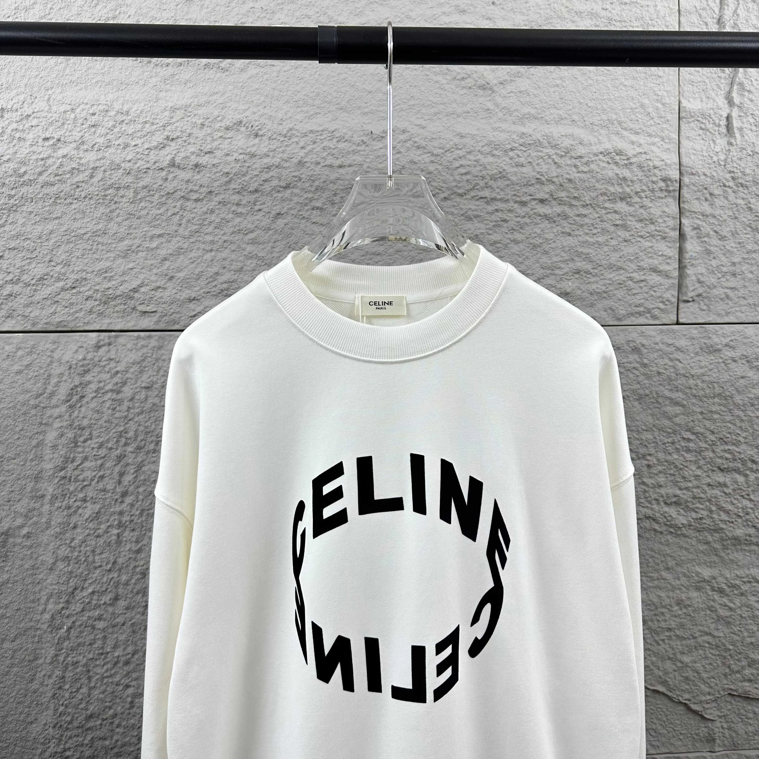 🅿️250 Celi*ne Celin Celin 2025 early autumn and winter new style Three-dimensional flocking process personalized logo Customized terry fabric Long-sleeved round neck sweatshirt Uniform style for men and women Size: S (90-130 catties) M (120-150 catties) L (140-165 catties) XL (160-180 catties) XXL (180-210 pounds) Color: black white
