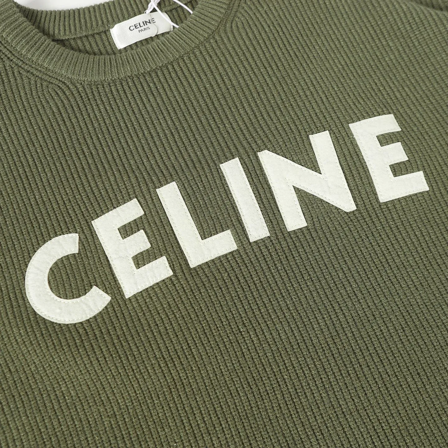 🅿️340 CELINE autumn and winter letter round neck knitted sweater. Fabric: imported wool, hand-cuffed/feeling soft, smooth and comfortable. Jacquard: Large letters Accessories: Main label, washed label and hang tag all customized. Size: S-L