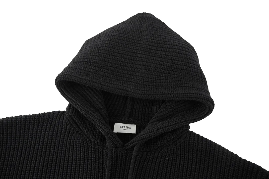 🅿️510 [Original quality] Celine 22FW patch hooded sweater (black). The original version was purchased and developed for 12,500. The fabric is made of 75 wool 25 angora rabbit fur that is closest to the original version. It is made of customized expanded blended wool. The upper body is comfortable and soft, and the weight is 700 grams. It is made of imported Stoll weaving with clear texture and 7-needle double ingot stitching method. The imported thickened felt cloth on the front chest is embroidered with letters using laser embroidery technology. High-energy laser beams are used for fine cutting and embroidery on the fabric. The letter material is made of wool superfiber positioning laser embroidery, which combines the strength of wool. Natural softness and durability of microfiber, the laser beam is used to precisely embroider at designated positions to achieve a highly precise embroidery effect. The letters have smooth lines and clear edges. The felt must be washed after embroidery to make it fluffy and more coordinated with the clothes. Thin felt is used for embroidery on the market and cannot be washed. Customized letter engraved white alloy tail clip, custom-woven and dyed cotton textured round rope, complete three-label accessories, OS loose version design, different from the market version. Color: black/grey Size:S-M-L-XL