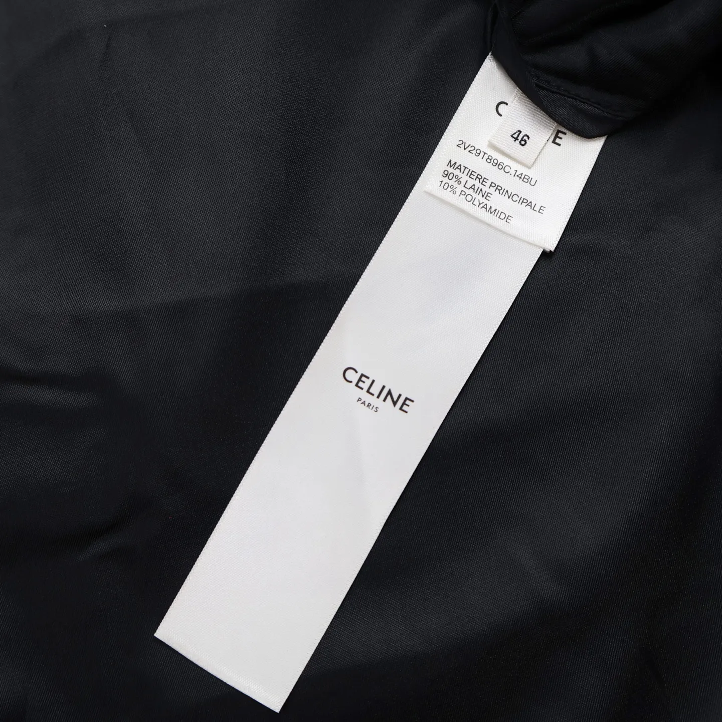 🅿️1160 [Exclusive supply] Celine wool sheepskin baseball jacket. The main body fabric is made of 90% pure wool woolen solid color processing. Wool threads are made on a flat machine. The sides of the shoulders are made of pure sheepskin dyed black and cut by hand. The sleeves are made of imported uncoated cotton sheepskin, and the two Cs on the front and back are embroidered with high-density seals. The color is consistent with the body leather. Silk lining Comes standard with dust bag. Size:46-48-50-52