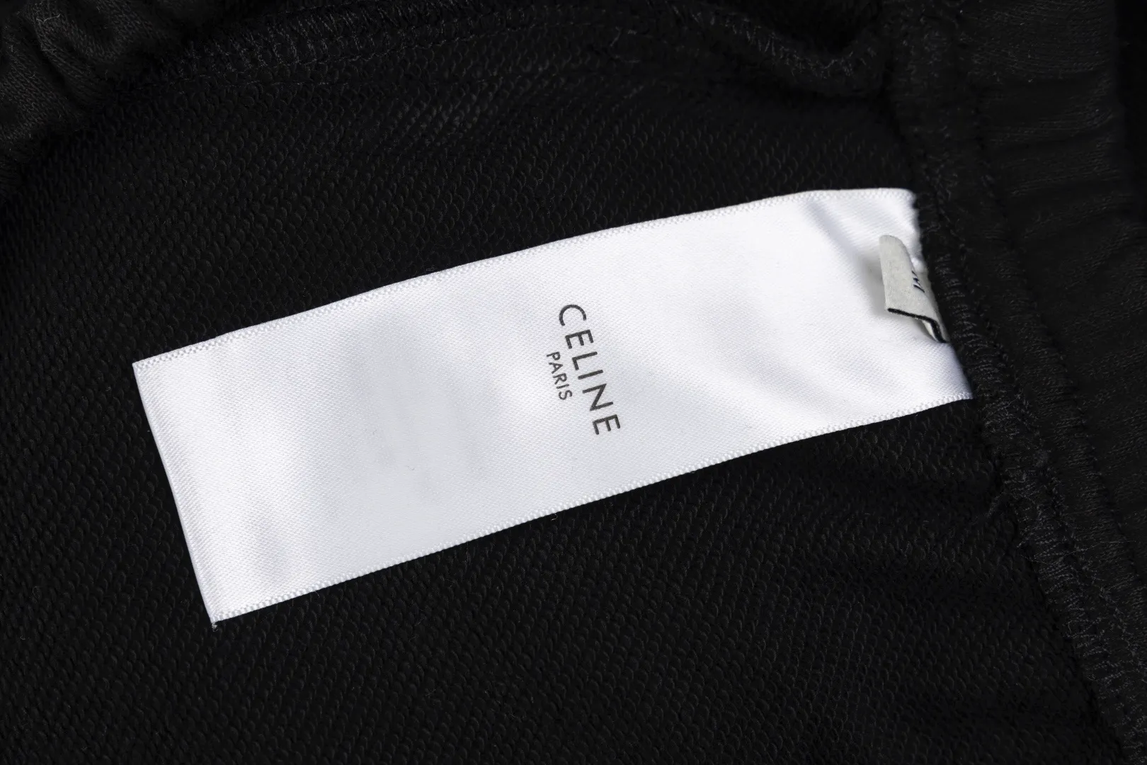 🅿️200 Celine 25SS counters are selling new printed shorts. Custom-woven and dyed 400g fabric. Logo-printed shorts. Versatile and low-key. Tight and three-dimensional. Customized logo hardware. Very detailed. Yb YB is available in two colors at the same time. Same style for men and women. Size: XS-L