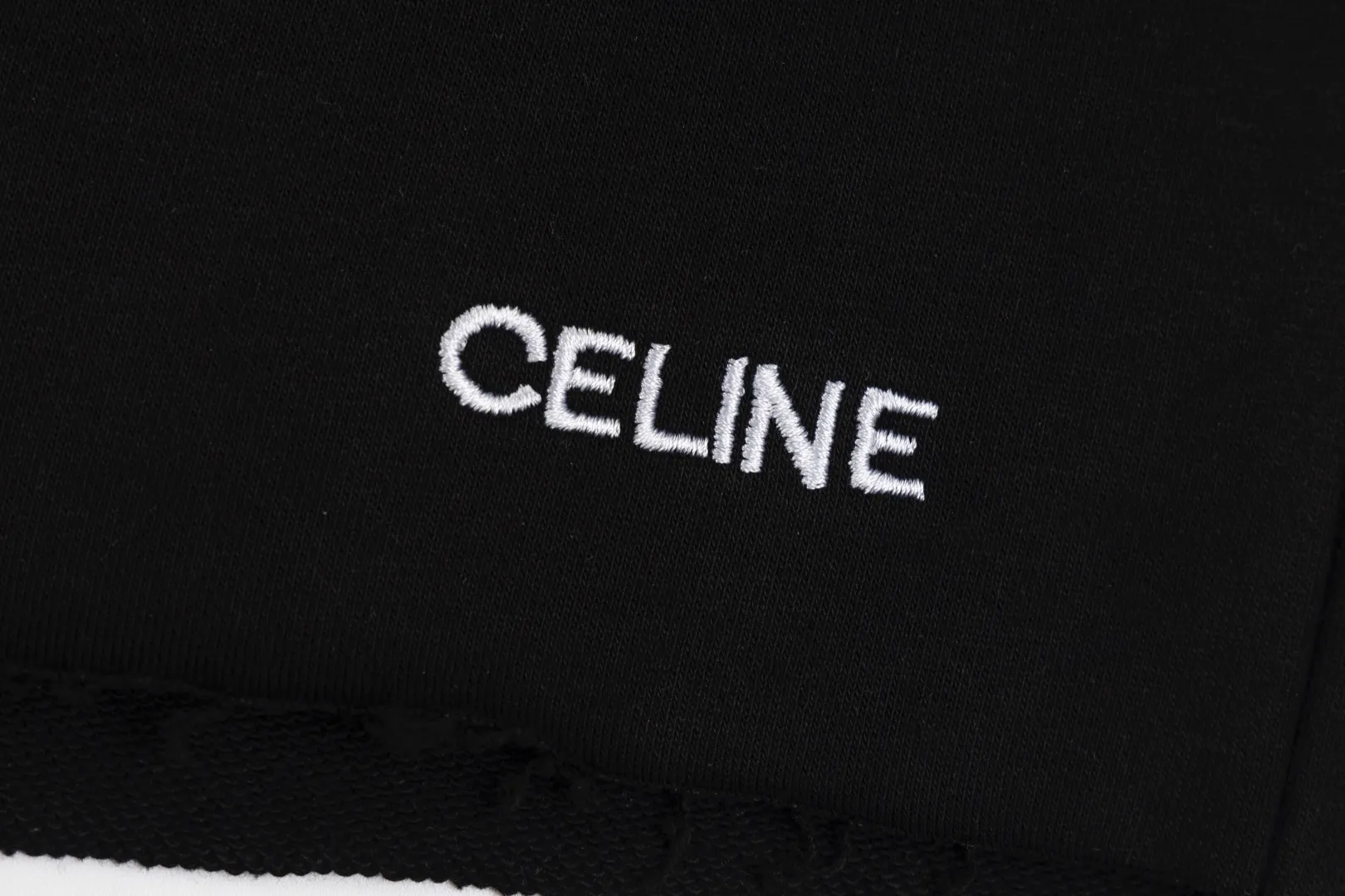 🅿️200 Celine 25SS counters are selling new printed shorts. Custom-woven and dyed 400g fabric. Logo-printed shorts. Versatile and low-key. Tight and three-dimensional. Customized logo hardware. Very detailed. Yb YB is available in two colors at the same time. Same style for men and women. Size: XS-L