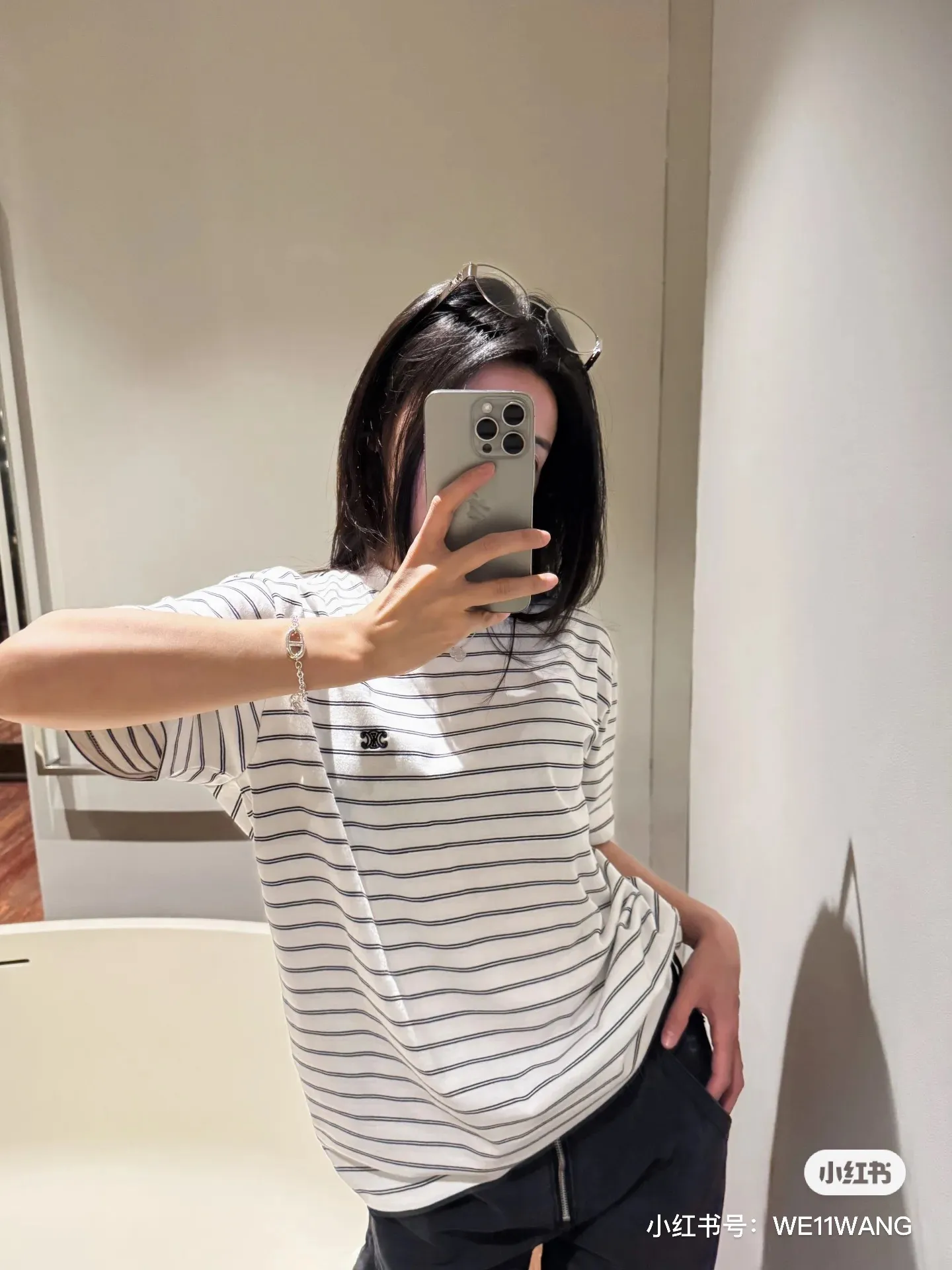 🅿️150 ADERUEUOL 🆕 M194#Celine Celine•25ss early spring new high quality classic striped embroidered short-sleeved T-shirt ✅✅✅ Ready in stock Focus on quality Feel free to compare Size: S M L Color: Black and white stripes