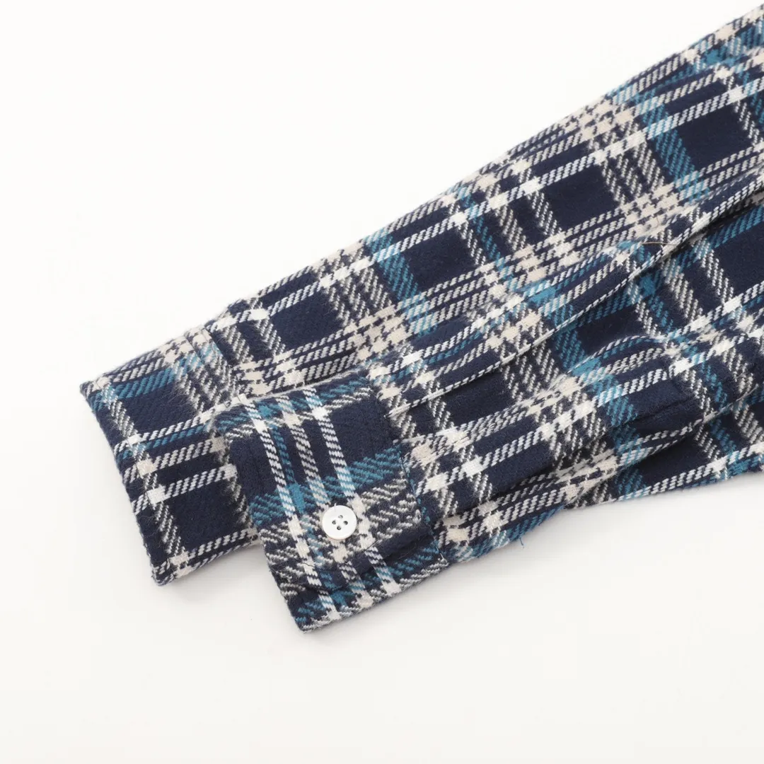 🅿️660 Celine CE Arc de Triomphe Blue Plaid Jacket Customized 1:1 pure cotton yarn-dyed brushed plaid material, imported machine embroidery technology, infrared positioning cutting machine, through infrared transmitter and infrared receiver to achieve precise positioning of the material to meet the effect of high-precision cutting of plaid alignment (material loss is extremely high, an average of 15 points per piece is lost, which is time-consuming and labor-intensive, please see the real chapter for details), It adopts the side-turning and buried clamping sewing process, which is smooth and tidy. The template machine opens the bag. The preset template guides the position, shape and size of the bag. The accuracy ensures the quality of the bag opening effect. Loose version Size: 38-41