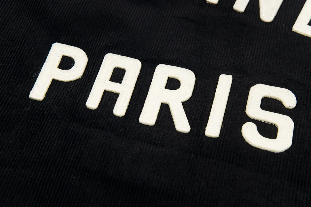 🅿️450 Celine corduroy zipper jacket. The fabric is made of 100% cotton 14-pit non-elastic and Tencel lining 1400 cotton. The letters are customized with wool superfiber. Each letter needs to be molded by computer. It is punched and positioned to ensure that the size and spacing of each letter are consistent. Each letter is positioned using an imported embroidery machine. The mold is opened to customize the Celine bronze Y tooth zipper. size：XS S M L
