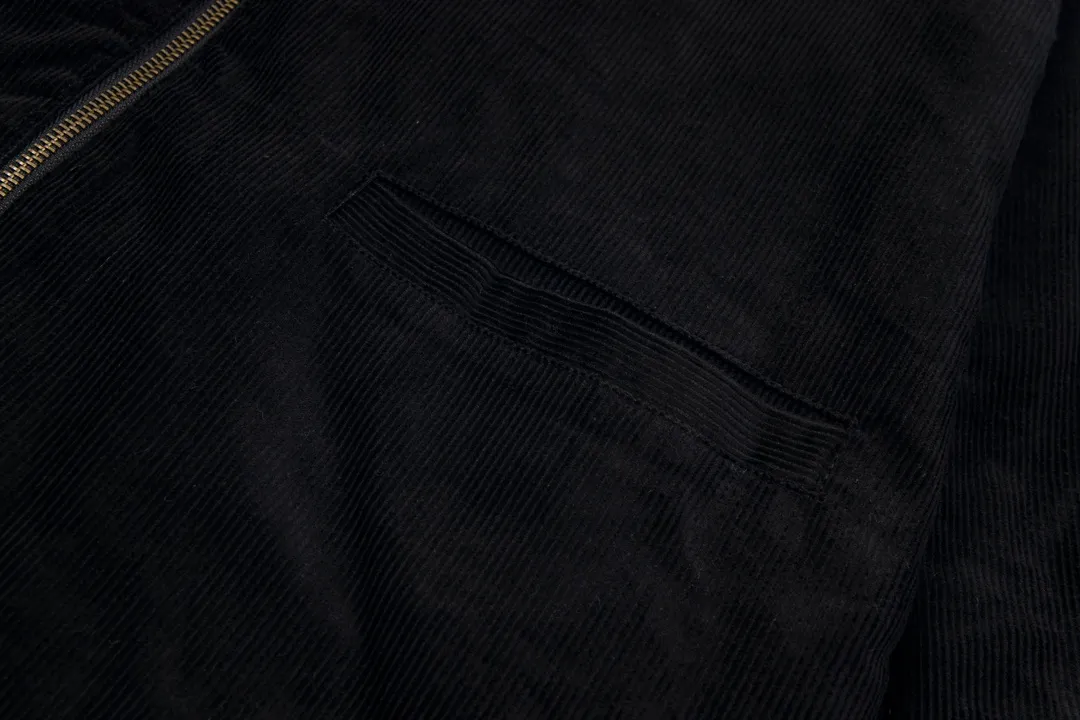 🅿️450 Celine corduroy zipper jacket. The fabric is made of 100% cotton 14-pit non-elastic and Tencel lining 1400 cotton. The letters are customized with wool superfiber. Each letter needs to be molded by computer. It is punched and positioned to ensure that the size and spacing of each letter are consistent. Each letter is positioned using an imported embroidery machine. The mold is opened to customize the Celine bronze Y tooth zipper. size：XS S M L