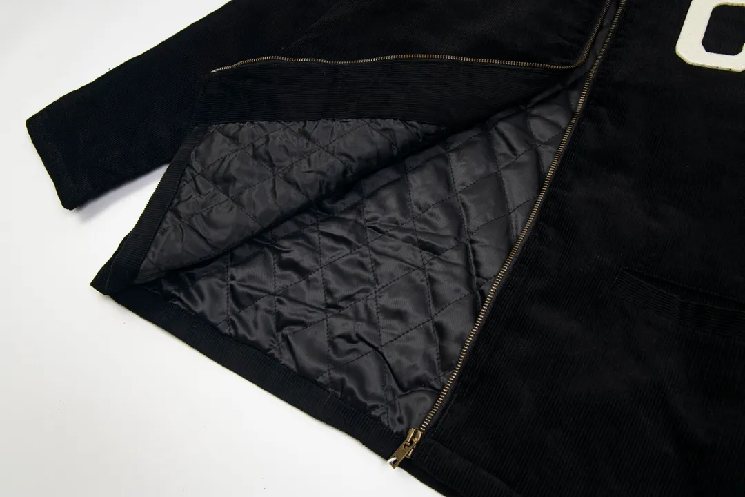 🅿️450 Celine corduroy zipper jacket. The fabric is made of 100% cotton 14-pit non-elastic and Tencel lining 1400 cotton. The letters are customized with wool superfiber. Each letter needs to be molded by computer. It is punched and positioned to ensure that the size and spacing of each letter are consistent. Each letter is positioned using an imported embroidery machine. The mold is opened to customize the Celine bronze Y tooth zipper. size：XS S M L