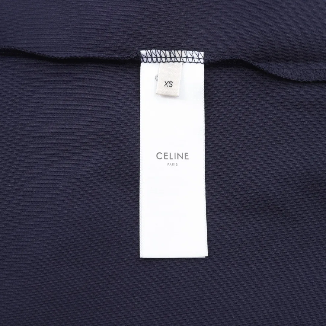 🅿️250 Celine Celine round neck short-sleeved T-shirt with patch embroidered letters. Complete with three labels. Made of high-end Salona fabric, with patch embroidery on the front. It feels very comfortable. OS drop shoulder style, fashionable and individual, super versatile! The threaded neckline is not loose, the color is fixed at high temperature, and the through-shoulder strapping process is used. Unisex Size: XS-L