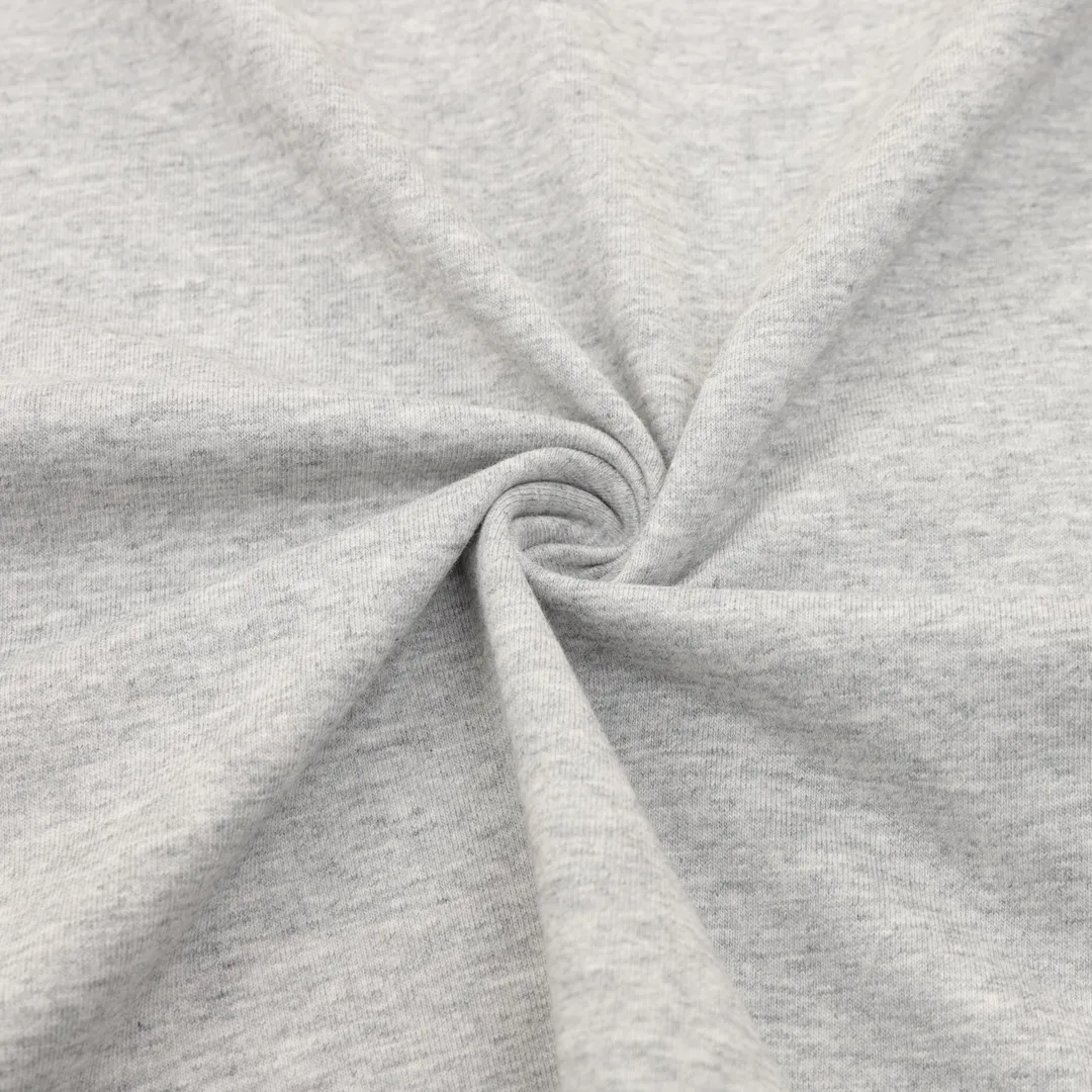 🅿️250 Celine Celine round neck short-sleeved T-shirt with flocked letters. Complete with three labels. It is made of high-end Salona fabric and has a flocking pattern on the front. It feels very comfortable. The OS drop-shoulder version is fashionable and individual. It is super versatile! The threaded neckline is not loose, the color is fixed at high temperature, and the through-shoulder strapping process is used. Unisex Size: XS-L