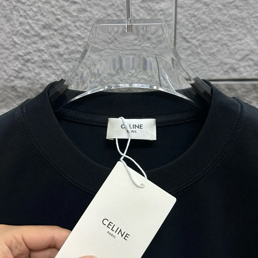 🅿️180 Celine* Celine 2025 Spring and Summer Style Simple letter three-dimensional silicone personalized logo Customized double yarn plain cotton fabric Short-sleeved T-shirt Unisex Size: S (90-130 catties) M (120-150 catties) L (140-165 catties) XL (160-180 catties) XXL (180-210 catties) Color: black white light pink
