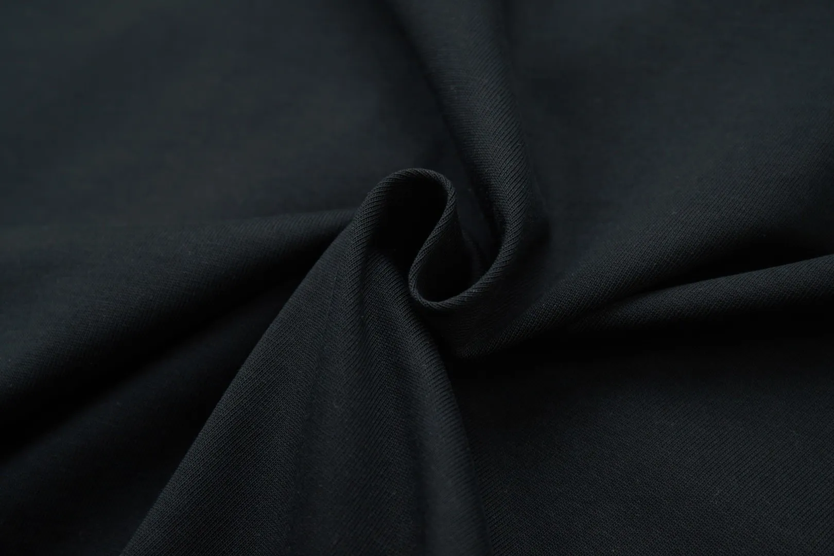 🅿️200 ✨CEL✨🆕25SS spring and summer new short-sleeved style, light luxury, a must-have item for daily commuting for men and women, correct version, welcome to compare, detailed features · 260g 100% pure cotton double yarn jersey fabric · Custom dyed in the same cylinder, special thickened 32 double-ply 1X1 threads · Double-needle stitching and cross-stitch technology · Original main mark, washed tag, brand moisture-proof paper packaging Color: white/black/grey Size: S/M/L/XL