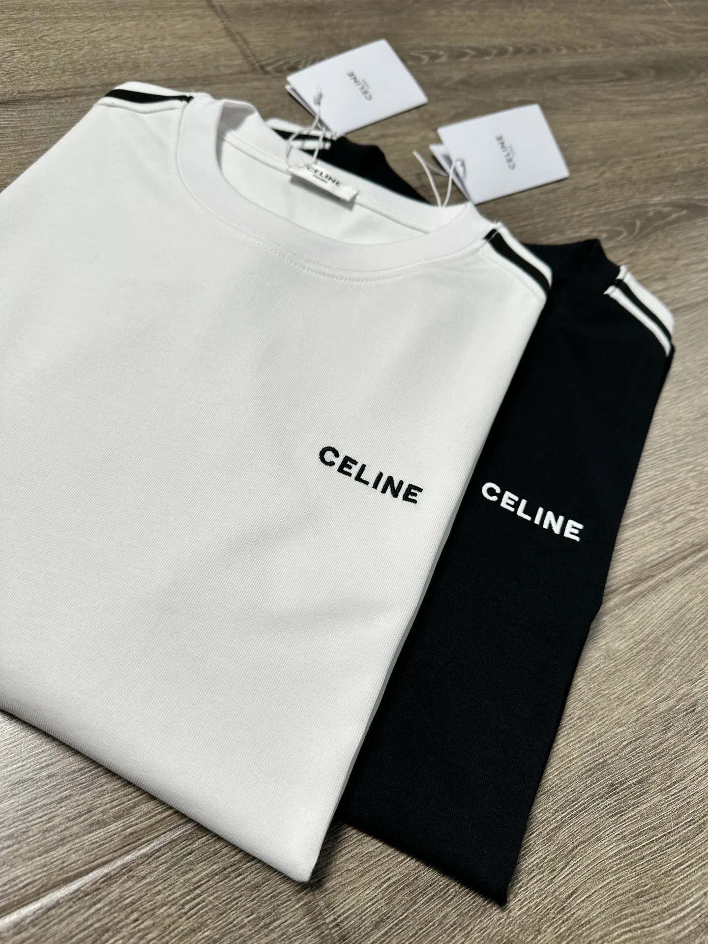 🅿️200 CELINE short-sleeved T-shirt Craftsmanship: Embroidery Color: Black White Size: S~XL Fabric: combed tight cotton cover 280g, soft to the touch, meticulous workmanship. The same loose fit for men and women!