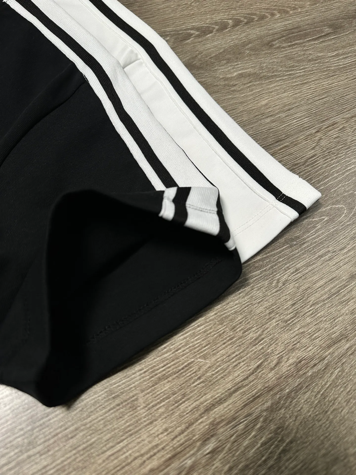 🅿️200 CELINE short-sleeved T-shirt Craftsmanship: Embroidery Color: Black White Size: S~XL Fabric: combed tight cotton cover 280g, soft to the touch, meticulous workmanship. The same loose fit for men and women!