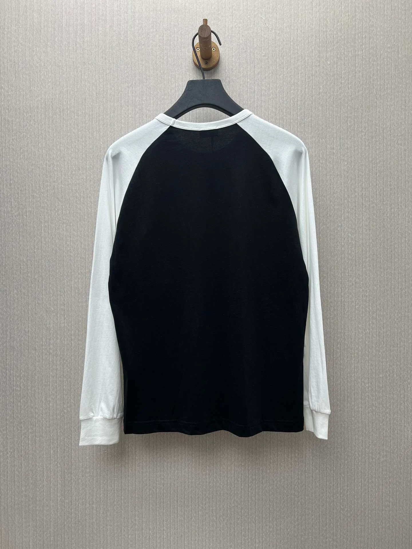 🅿️280 Celine 25ss new printed loose fit, raglan sleeve T-shirt, high version, women's style, black and white, code number: S.M.L.