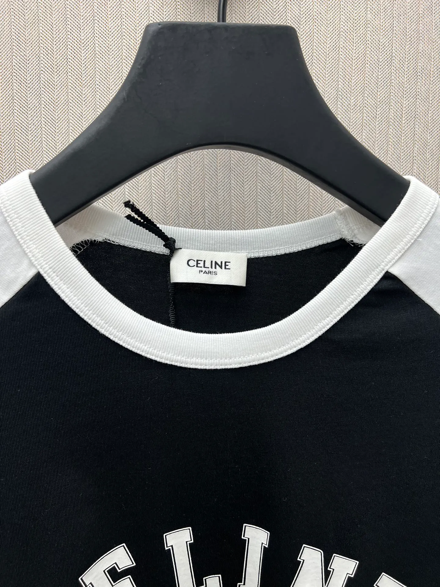 🅿️280 Celine 25ss new printed loose fit, raglan sleeve T-shirt, high version, women's style, black and white, code number: S.M.L.