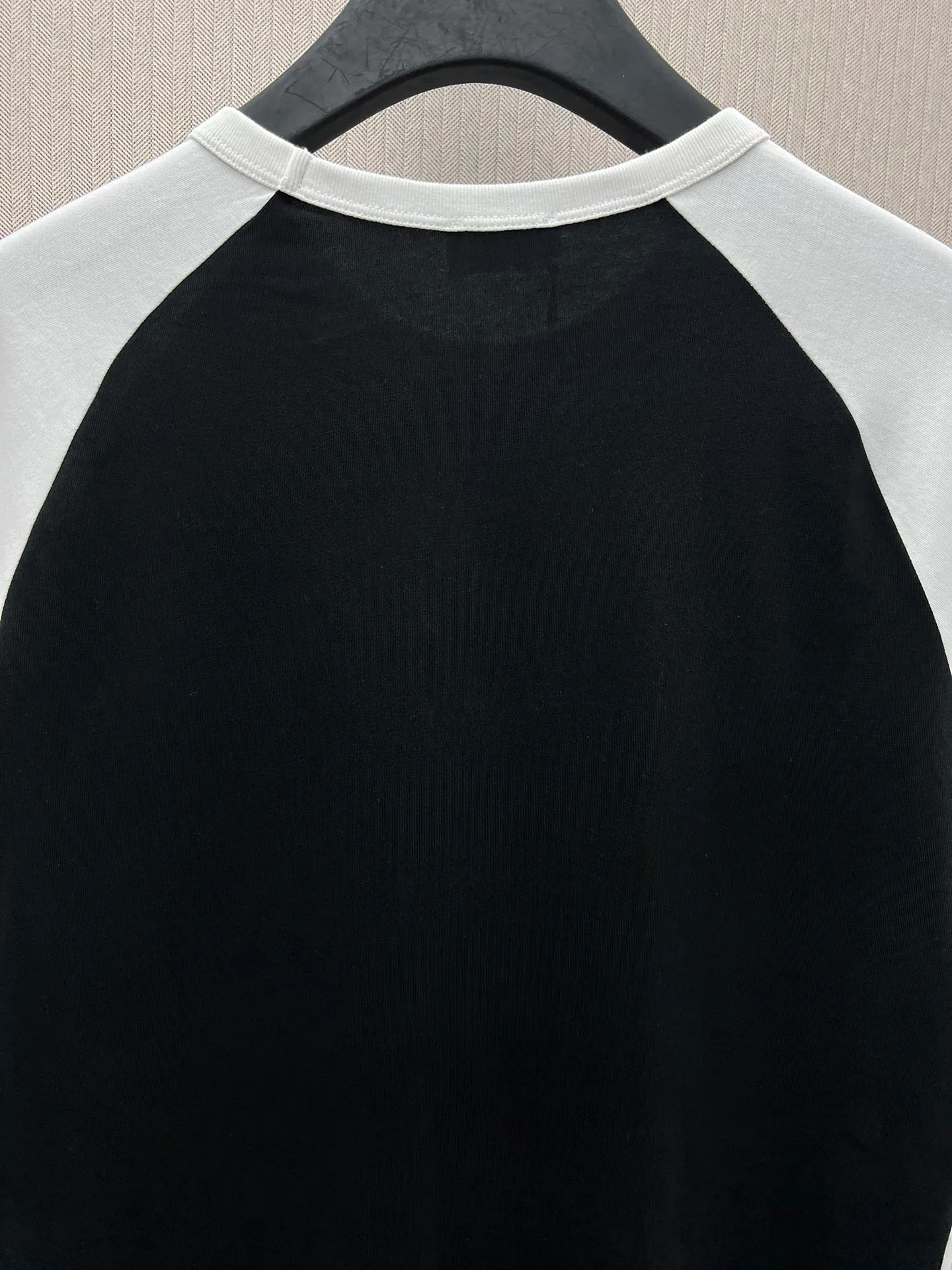 🅿️280 Celine 25ss new printed loose fit, raglan sleeve T-shirt, high version, women's style, black and white, code number: S.M.L.