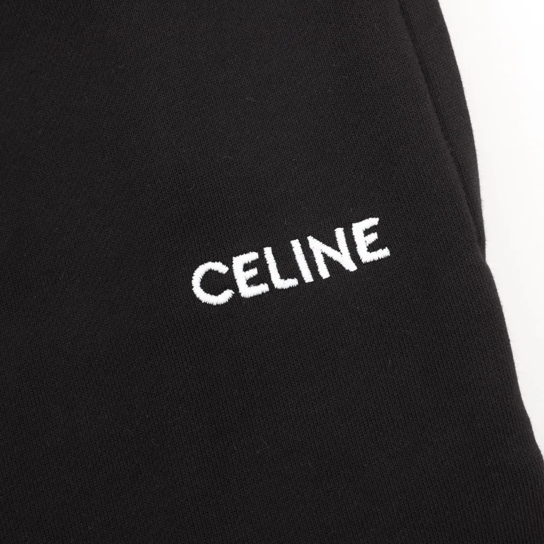 🅿️500 CELINE/Celine embroidered letter LOGO terry cotton drawstring sweatpants CE is famous for its advanced minimalism. This design is fashionable and refreshing, with a sense of accent. Using two simple materials, I feel that the most beautiful color matching in the world should be like this. The turquoise letter logo embroidery on the trouser legs is the most important finishing touch in the trousers, adding to the overall sense of layering. The embroidery details and full texture express the ingenuity of these pants. Made of 100% terry knitted cotton fabric, exclusively customized fabric, the pants can be thrown away casually, and the texture is visible! ! size：S-L