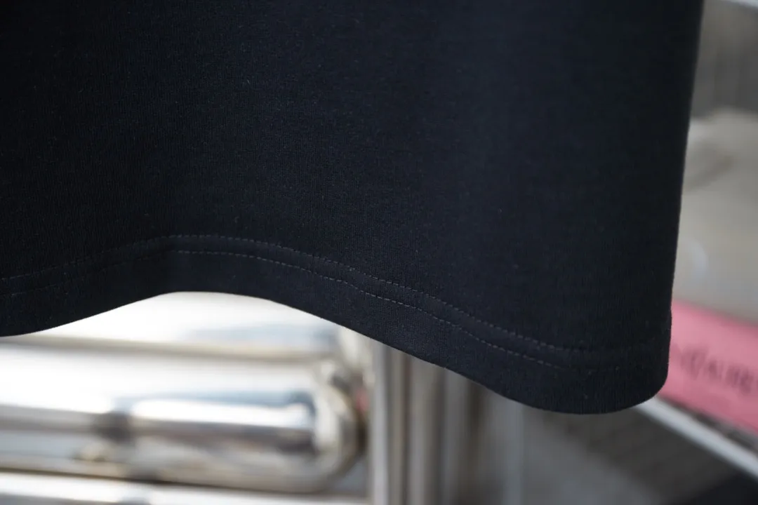 🅿️180 CELIN* 25SS early spring new style, letter printed short sleeves, light luxury, a must-have item for daily commuting for men and women, correct version, welcome to compare, detailed features · 320g 100% pure cotton double yarn jersey fabric · Special thickened 32 pieces of double-strand 1X1 thread in the same cylinder custom dyeing · Silk screen environmentally friendly letter logo printing pattern · Double needle stitching cross-stitching process · Original main mark, washed tag, brand moisture-proof paper packaging Color: black/white Size: S/M/L/XL