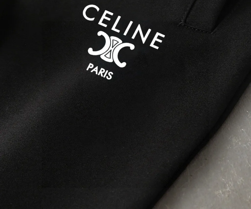 🅿️460 brand [CELINE Celine] (velvet and thickened) 2025 autumn and winter new product, celebrities’ favorite fashion-flavored casual suit, clean and neat tailoring, full of urban style. It is made of high-quality customized fabrics, with excellent thermal insulation effect inside, soft and dry feel, and a crisp and stylish upper body effect. The three-dimensional cutting process and the pattern are all of high standards, and the silhouette version has the right benefits! It is not tight at all, and you feel good when you put it on. So many top-quality raw materials create high-end products with unparalleled value. It is the first choice for high-end fashion people. (Size: M-4XL can wear up to 200 pounds)