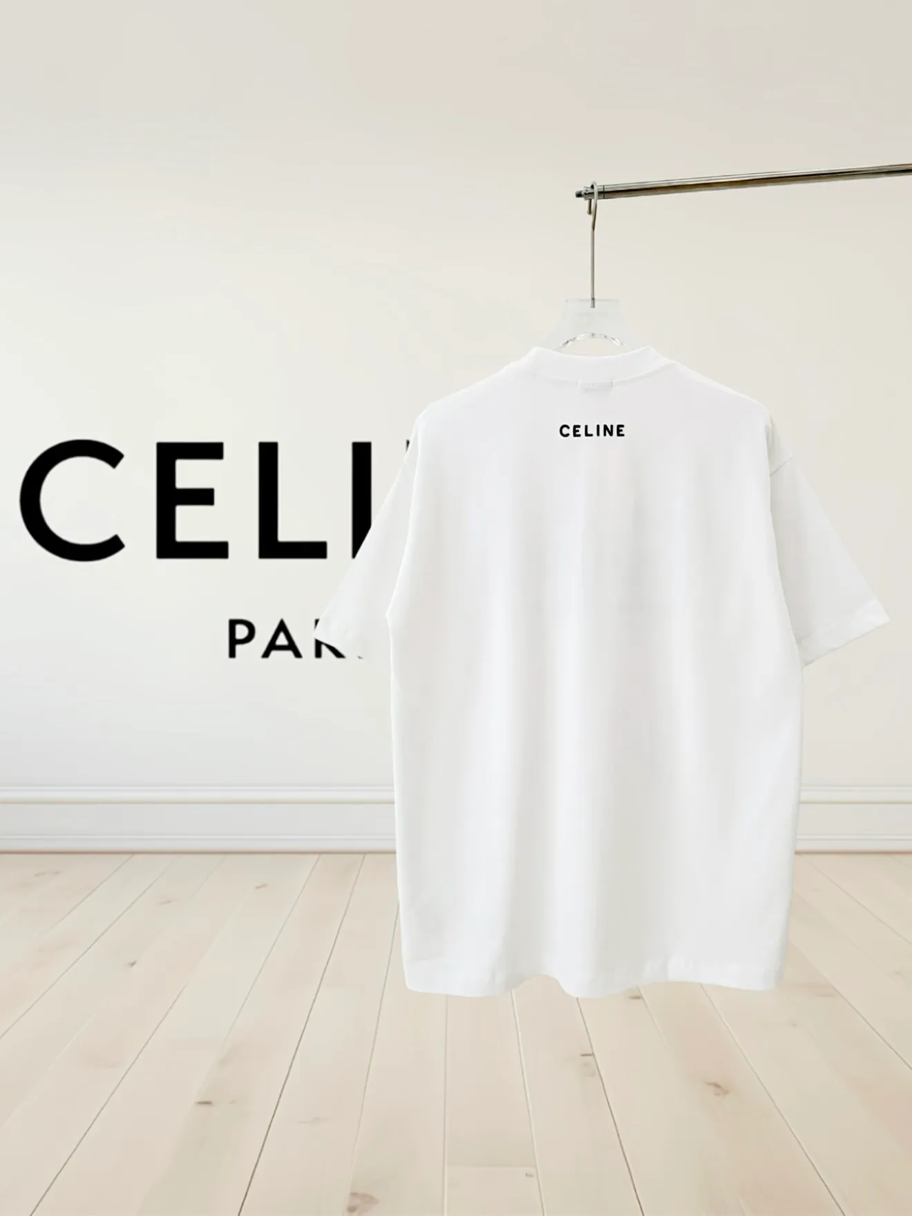 🅿️190 [High quality] CELINE 25ss front panel embroidery process, thickened two-color LOGO, English embroidery on the back, round neck short-sleeved T-shirt, with personalized street design style. The fabric is made of 32 counts of 280g fine cotton double yarn fabric. Customized same-tank dyed fabric. It feels very comfortable, fashionable and personalized. It is super versatile and good-looking. It is very suitable for both men and women. A must-have style. Tag, collar label, washed wheat, three complete labels, packaging, copy paper Packaging sticker color: black white size: S~XL