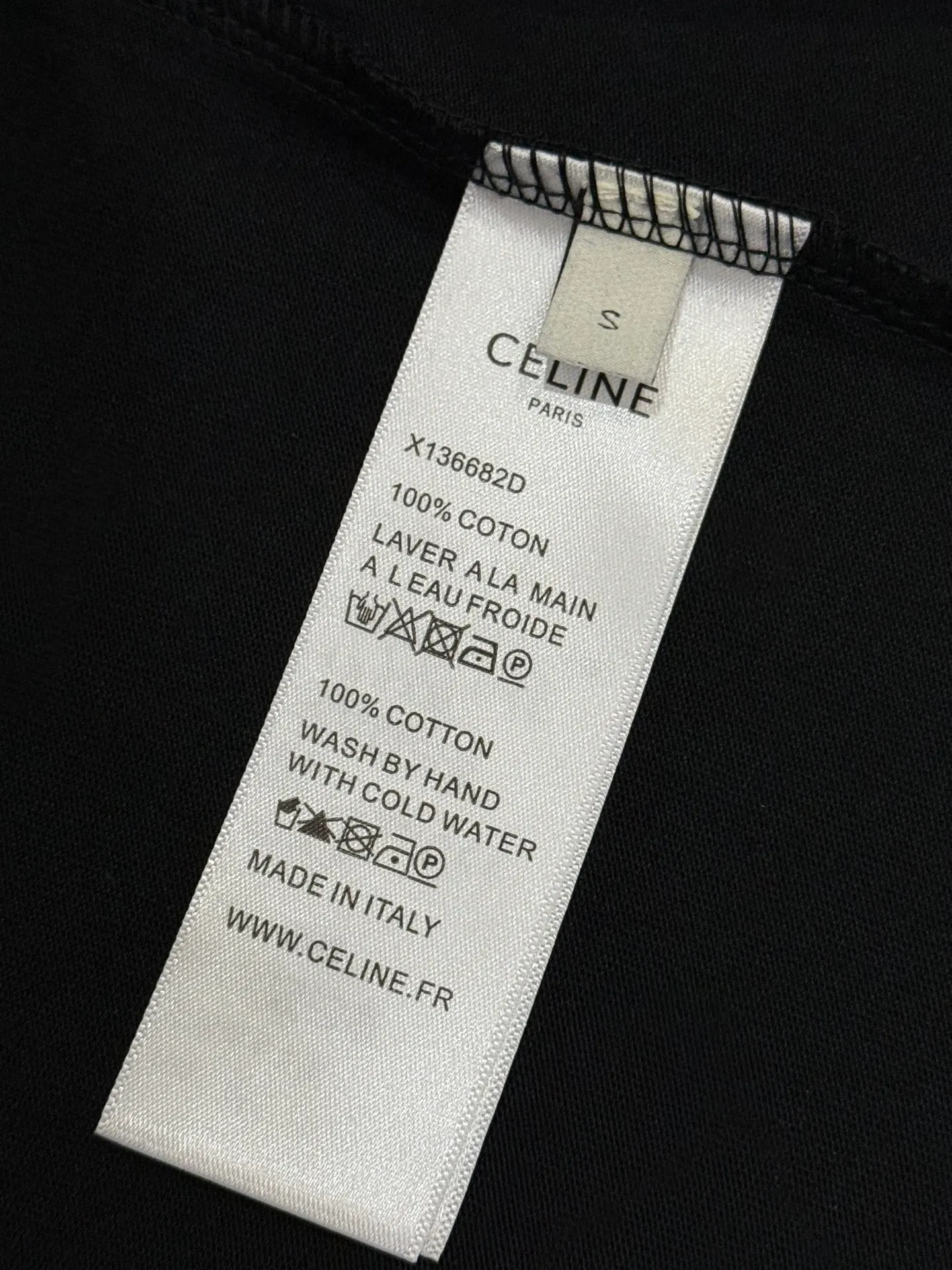 🅿️190 [High quality] CELINE 25ss front panel embroidery process, thickened two-color LOGO, English embroidery on the back, round neck short-sleeved T-shirt, with personalized street design style. The fabric is made of 32 counts of 280g fine cotton double yarn fabric. Customized same-tank dyed fabric. It feels very comfortable, fashionable and personalized. It is super versatile and good-looking. It is very suitable for both men and women. A must-have style. Tag, collar label, washed wheat, three complete labels, packaging, copy paper Packaging sticker color: black white size: S~XL