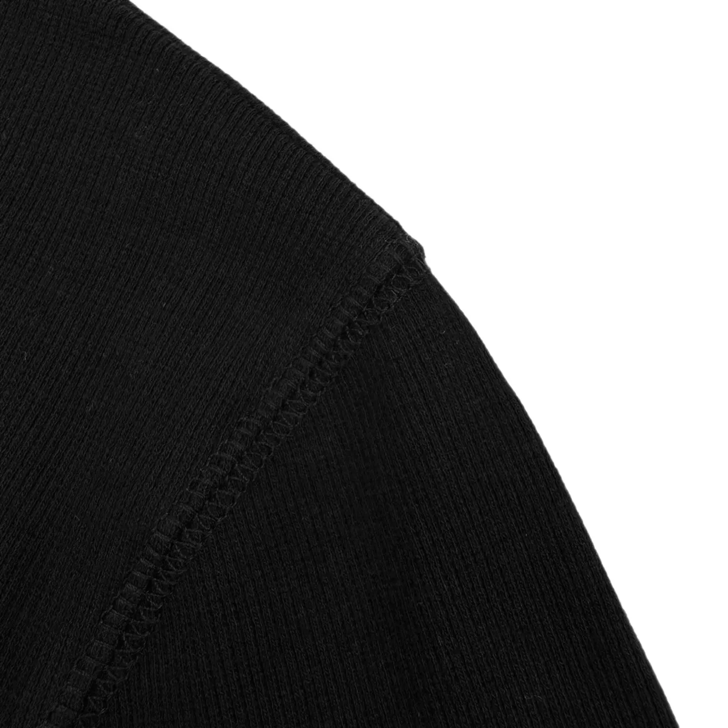 🅿️310 [Exclusive supply] Celine Arc de Triomphe embroidered knitted long sleeves (black). Original purchase and development of 5,900. The fabric is made of custom-made elastic and tough cotton knitted silk. It is soft and smooth, comfortable and skin-friendly. It is based on pure and simple white. The iconic Celine Arc de Triomphe embroidery is embroidered on the chest. It is lifelike and highly recognizable. The classic Henry collar shape and three buttons are neatly arranged, adding a touch of retro charm to the simple body. Showing elegant style, minimalist elegance, natural craftsmanship, using imported machine embroidery technology, using advanced computer control systems and precision mechanical components to realize the Arc de Triomphe embroidery operation with high precision, smooth and delicate lines, and the fabrics have been washed, with better hand feel and texture, not easy to deform, not easy to shrink, not easy to fade, and maintain long-term beauty. Size:S/M/L/XL