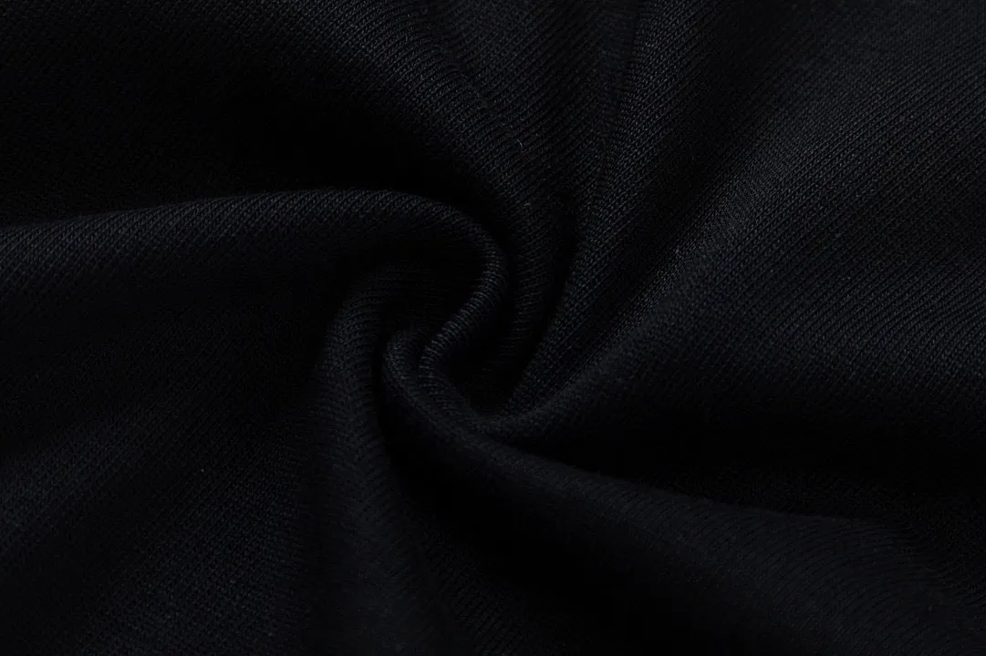 🅿️170 (arrived the next day) Celine Celine 2025 new style hot air balloon letter logo men and women same style short-sleeved T-shirt ·Customized 300g 100% double yarn pure cotton fabric ·Dyeing 32 double-strand threads ·Kangli digital direct injection technology ·Collar label and main mark complete Color: black Size: XS S M L