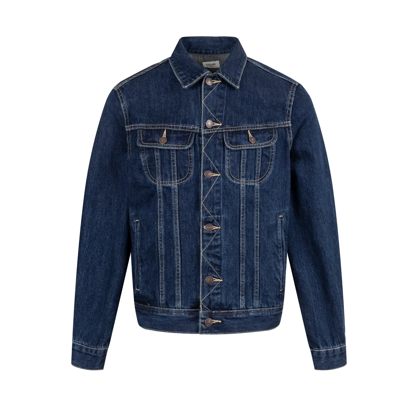 🅿️600 [Exclusive supply] Celine patch embroidered denim denim jacket Pure cotton denim fabric is a unique blended fabric made of pure cotton and denim. It not only maintains the softness and breathability of pure cotton, but also enhances the toughness and wear resistance of the fabric. This kind of fabric has a thick texture, is comfortable to wear, has good breathability, and also has a certain degree of elasticity and wrinkle resistance. Sand washing is a kind of post-processing process for jeans, which makes the clothes have a certain fading effect and a sense of staleness after washing. During the sand washing process, the clothes will be rubbed with pumice stones or sand particles in a special sand washing machine to produce a uniform layer of plush on the surface of the fabric, giving the denim cloth a special texture and feel. Laser cutting patch embroidery technology is a form of technology that uses laser cutting equipment to accurately cut patch fabrics, and then sews them onto clothing or other fabrics through an embroidery machine. The laser-cut cuts are smooth and eliminate the need for hemming, which improves the overall quality of the patch embroidery. The classic shirt collar style, combined with simple lines and neat tailoring, shows a clean and neat style. At the same time, details such as the cuffs, collar and hem of the shirt have also been carefully designed, adding to the overall sense of fashion and sophistication. Size:XS-S-M-L