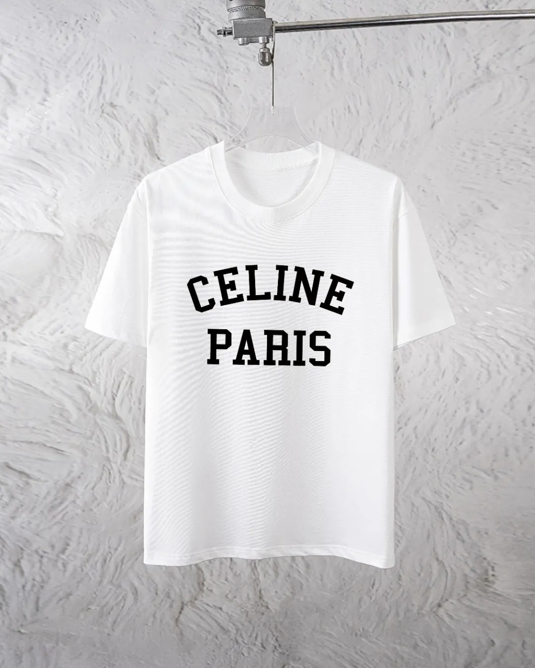 🅿️300 Celine Exclusively for the new trendy men’s fashionable round neck short-sleeved shorts suit, trendy and fashionable casual short-sleeved suit! It has high breathability and comfort, impeccable details, and brand element design concept, reflecting high quality. It presents a casual cut and the upper body shape is great! Material: 250g Xinjiang long-staple cotton short sleeves + 360g pure cotton terry shorts Size: S M L Due to manual measurement, there is a deviation of about 1-3CM in size.