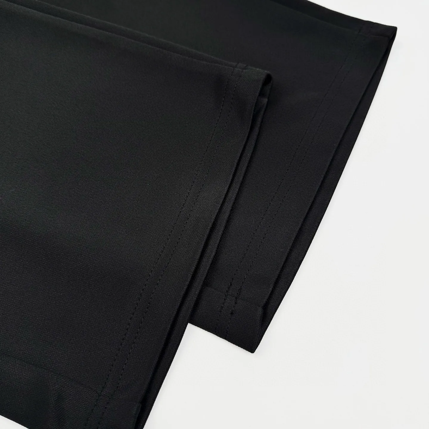 🅿️430 [Exclusive supply] Celine Arc de Triomphe embroidered trousers. The original purchase was RMB 9,300. The fabric is made of customized Qimeng double-sided satin. It is delicate and smooth, as if caressing the early morning dew. It is comfortable and close to the skin. It is embellished with the iconic CELINE Arc de Triomphe embroidery. It is simple but stylish. Fashion and comfort coexist. It perfectly interprets urban fashion. It has high-end temperament and does not need to be complicated. It shows taste. Adopt imported machine embroidery technology, use advanced computer control systems and precision mechanical components to achieve Arc de Triomphe embroidery with high precision and smooth and delicate lines. The fabrics have been washed to give them a better feel and texture. They are not easy to deform, shrink or fade, and maintain their long-lasting beauty. Size:S-M-L-XL