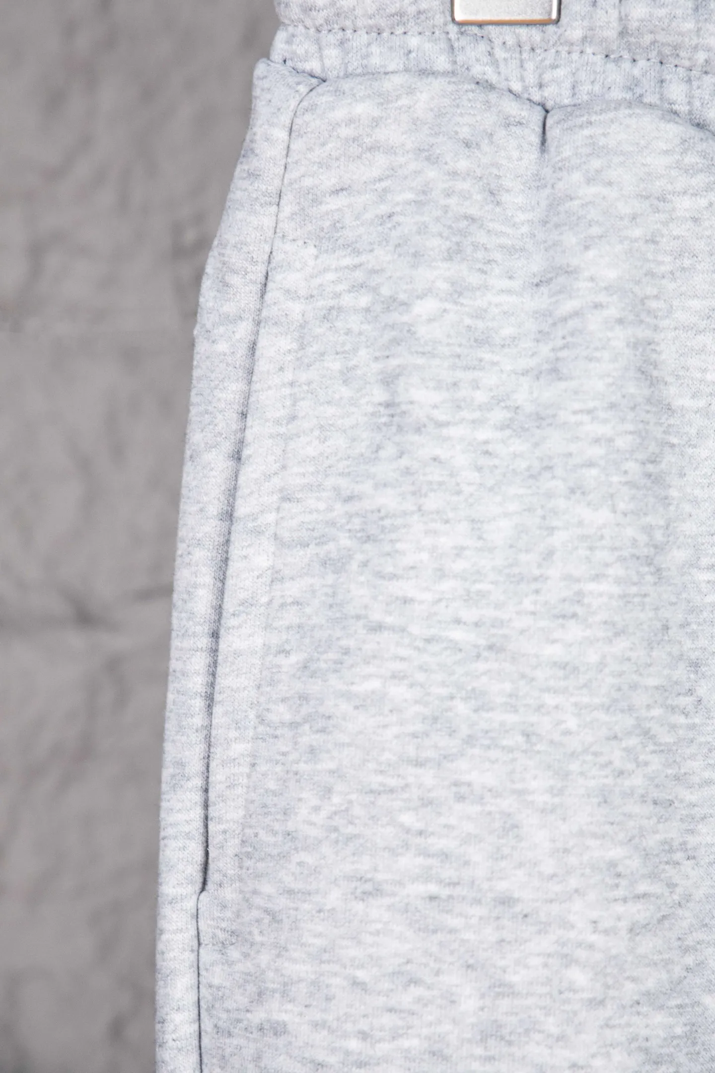 🅿️200 Style No.: M251 CELINE/Celine Webbing Letter Logo Sports Casual Pants, Street Artifact, OOTD Wear Magic, The Color is Very Positive, Very Eye-catching! Knitted cotton fabric supplied by customers. It is refreshing and breathable against the skin. It is a casual trouser for all seasons. It is also very breathable and dry in summer and will not get greasy when worn close to the body. The lining is moisture-wicking terry cotton. The overall design of the trousers is very clean. The white color of Klein blue does not need any decoration. The CE white letter embroidery logo on the pocket is gorgeous and Raven, highlighting the style of the main body. The elastic waistband + drawstring are matched with the design of the trouser leg cuffs. The whole thing is a FEEL for fashionistas! Simple, clean and trendy as hell! Size：S-XL