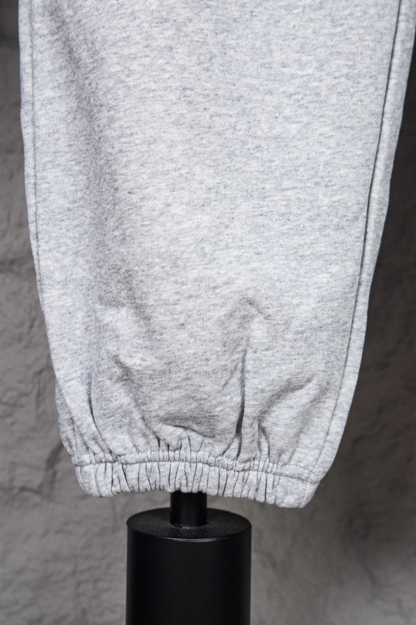 🅿️190 Style number: M259Celine/Celine 21ss classic letter embroidered casual sports sweatpants, classic iconic LOGO! No need for too much polish! Simple design, universal style! 380g pure cotton terry cloth! The thickness is moderate and suitable for spring, summer and autumn! Double side pockets and elasticated waistband with drawstring! Loose fit Size: S-XL