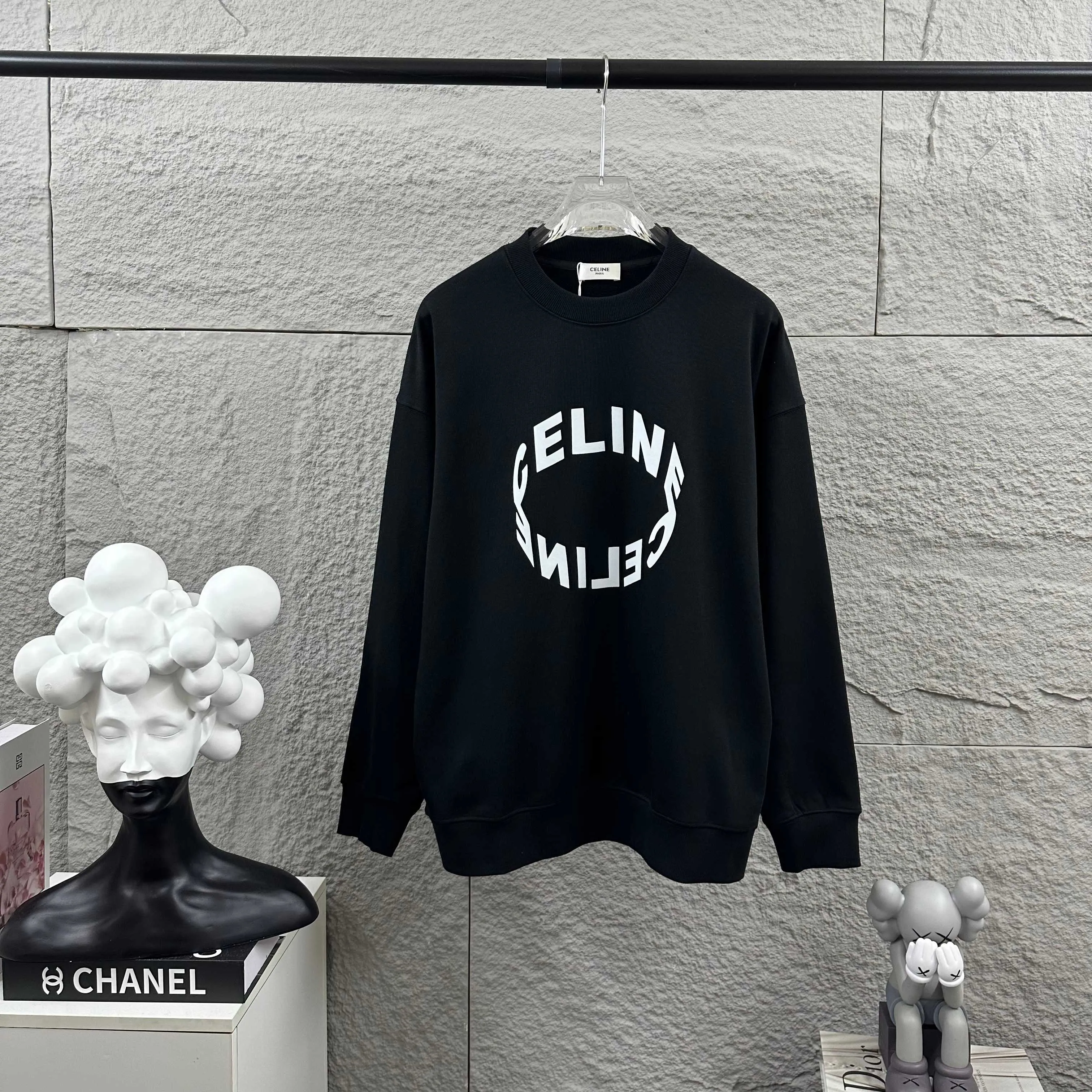 🅿️250 Celi*ne Celin Celin 2025 early autumn and winter new style Three-dimensional flocking process personalized logo Customized terry fabric Long-sleeved round neck sweatshirt Uniform style for men and women Size: S (90-130 catties) M (120-150 catties) L (140-165 catties) XL (160-180 catties) XXL (180-210 pounds) Color: black white