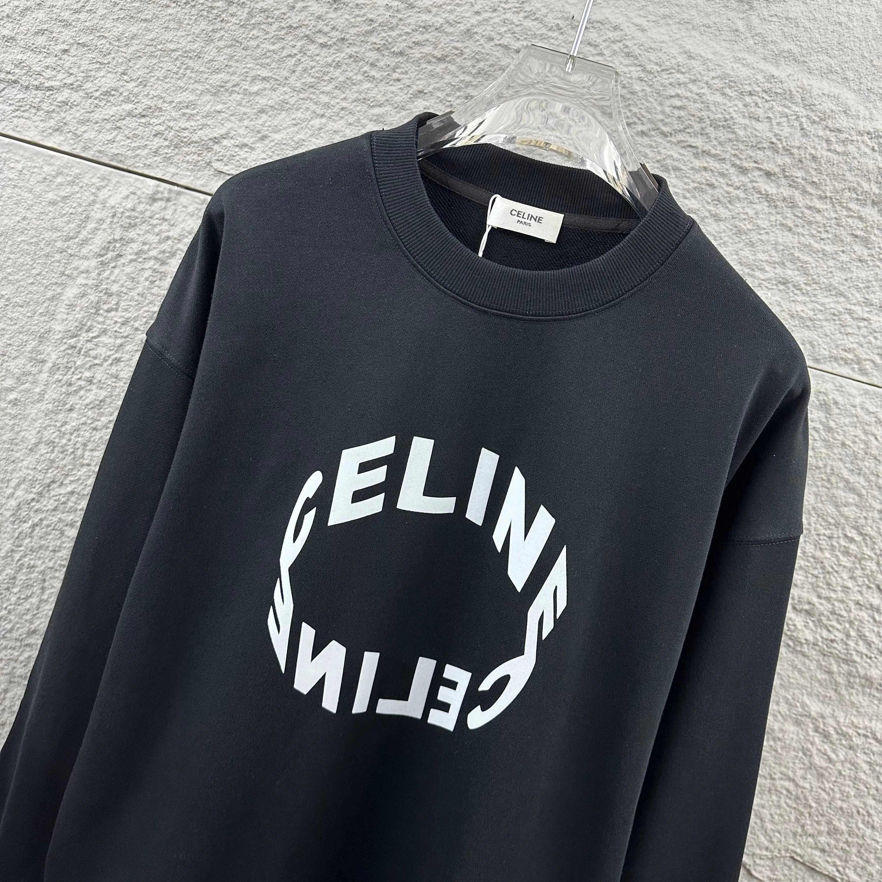 🅿️250 Celi*ne Celin Celin 2025 early autumn and winter new style Three-dimensional flocking process personalized logo Customized terry fabric Long-sleeved round neck sweatshirt Uniform style for men and women Size: S (90-130 catties) M (120-150 catties) L (140-165 catties) XL (160-180 catties) XXL (180-210 pounds) Color: black white